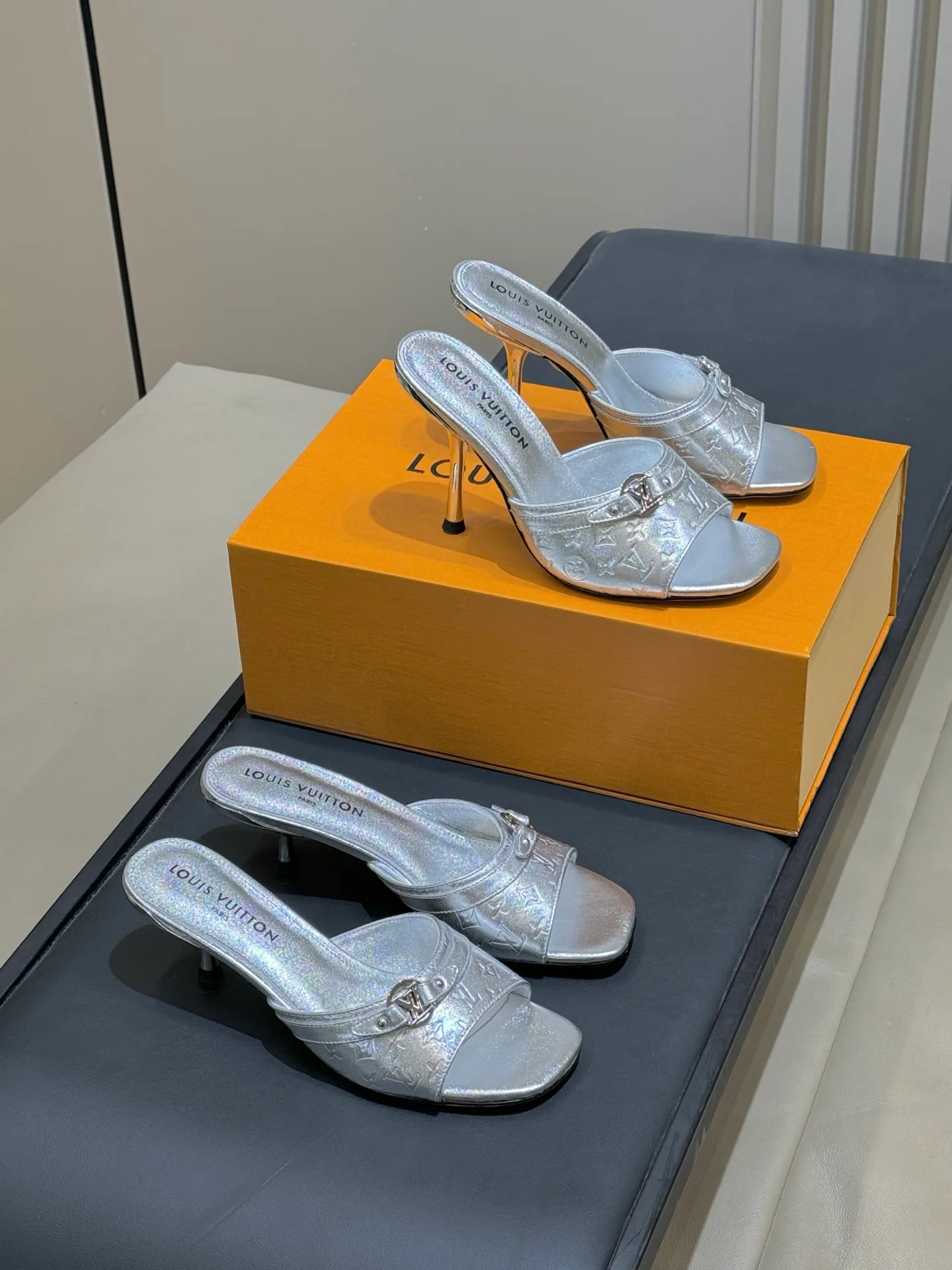 Босоножки Женские Louis Vuitton 1291459