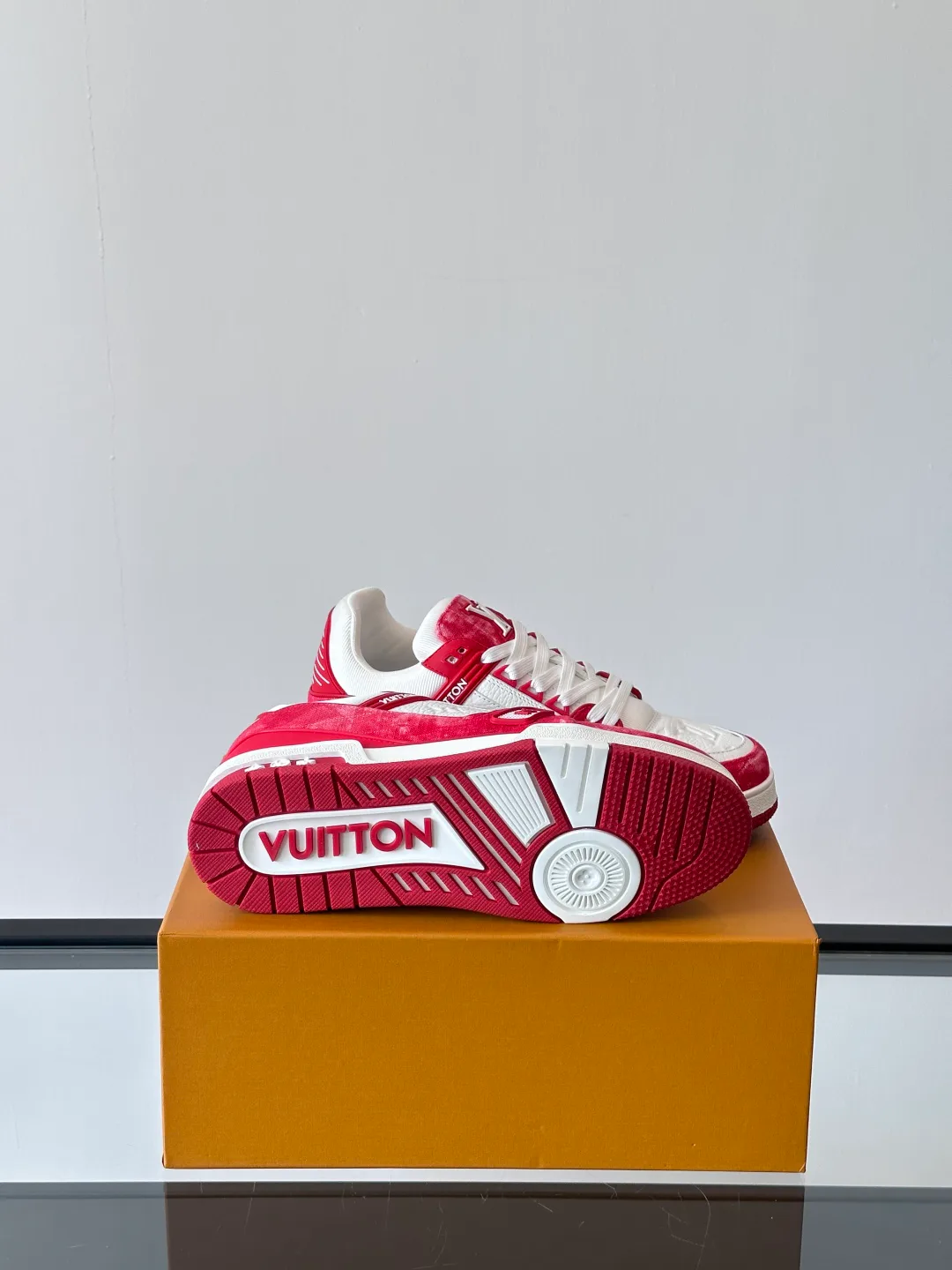 Кроссовки Женские Louis Vuitton 28195