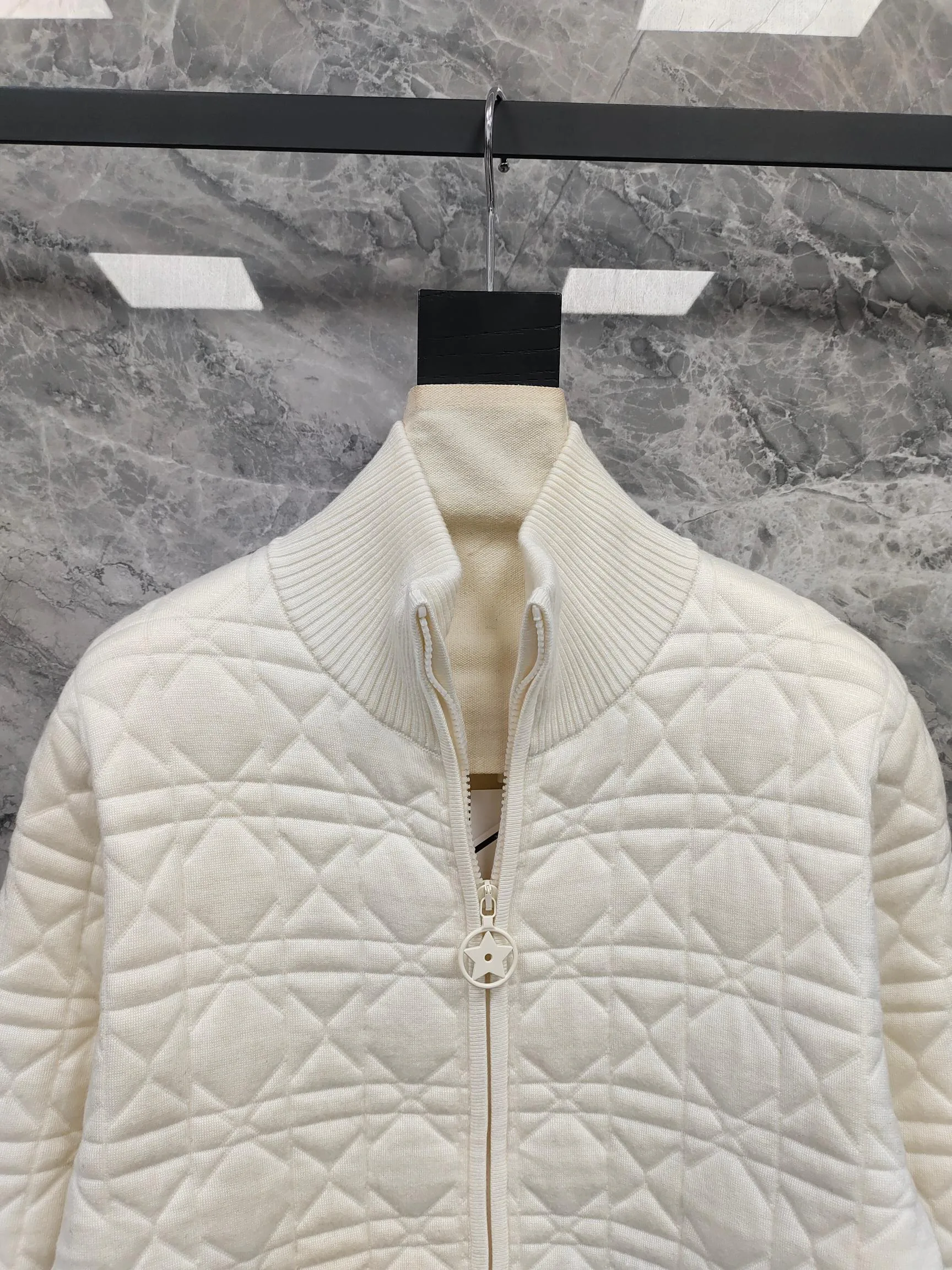 Куртки И Пуховики Женские Christian Dior 17914065