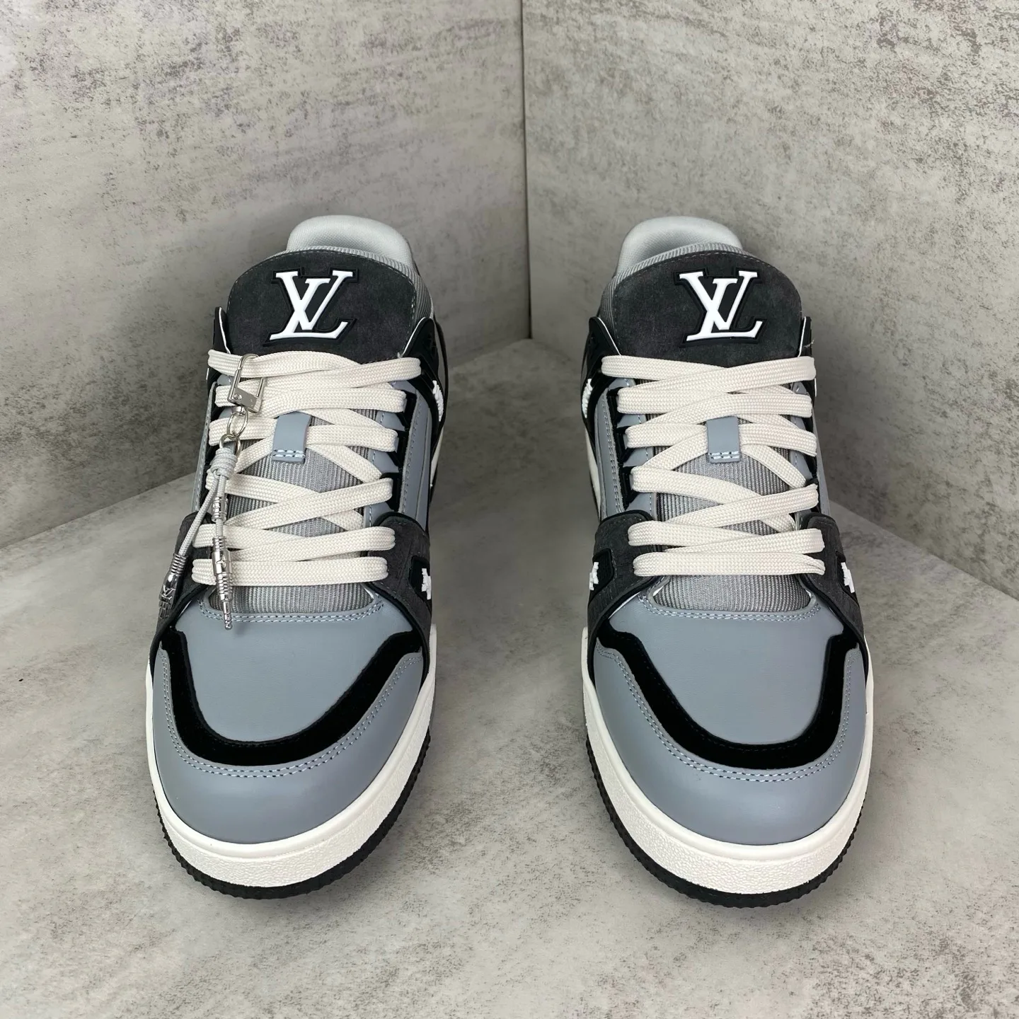 Кроссовки Женские Louis Vuitton 17961752