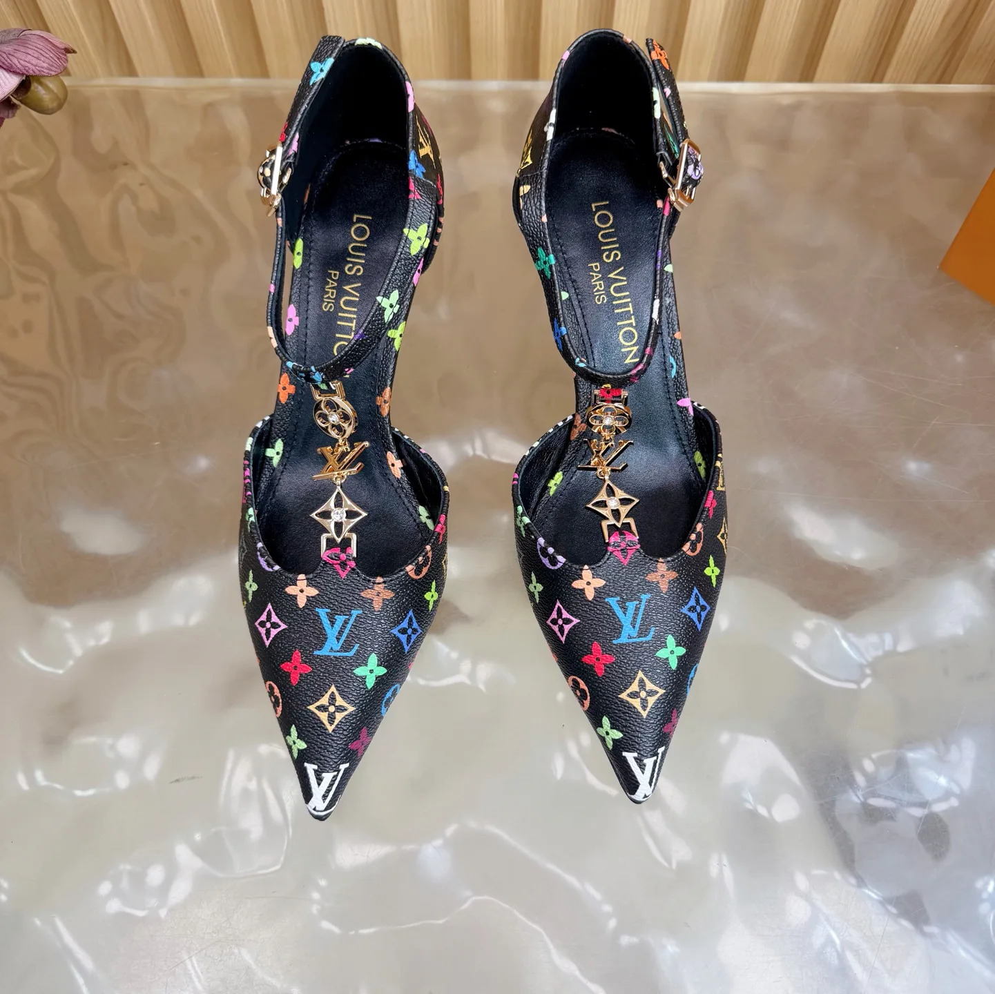 Босоножки Женские Louis Vuitton 11870038