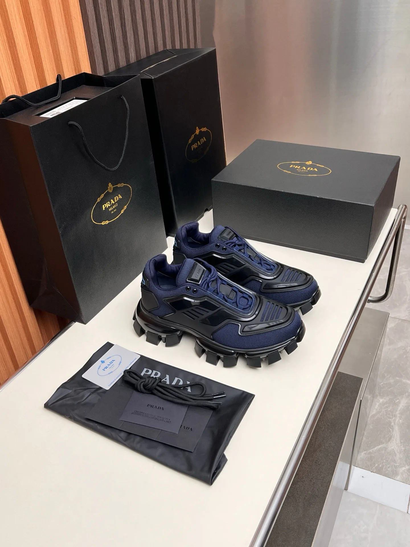 Кроссовки Женские Prada 17955144