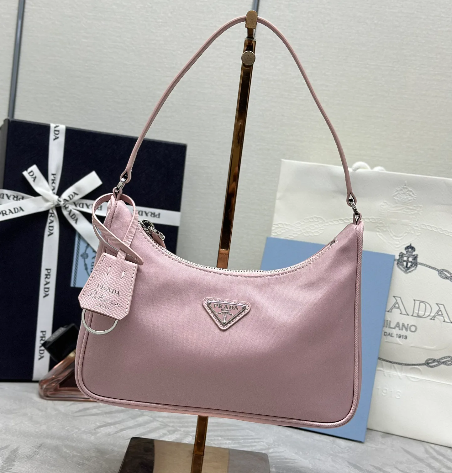 Сумки На Ремне Женские Prada 11682041