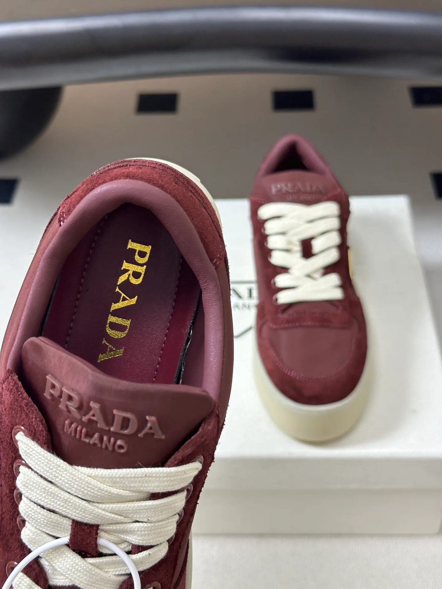 Кроссовки Женские Prada 18041556