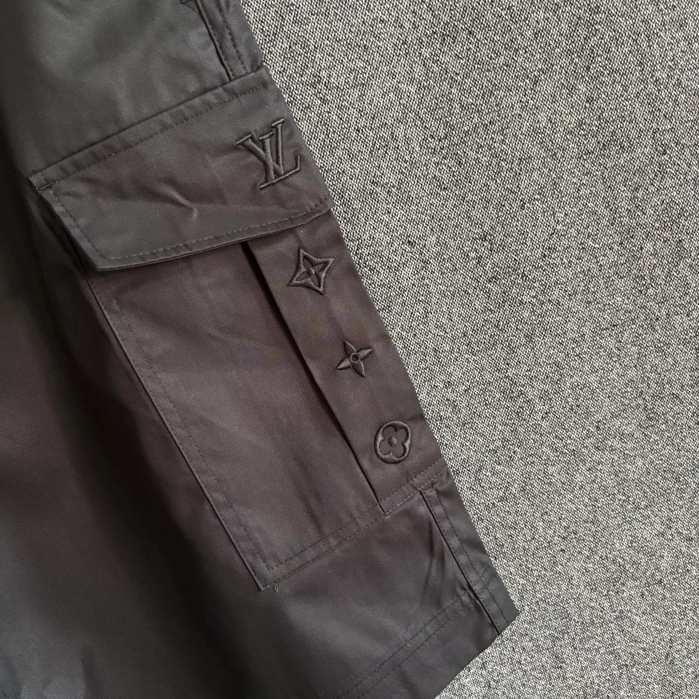 Шорты Женские Louis Vuitton 12696050