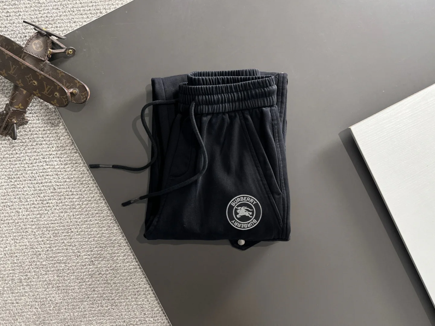 Брюки Мужские Burberry 380329