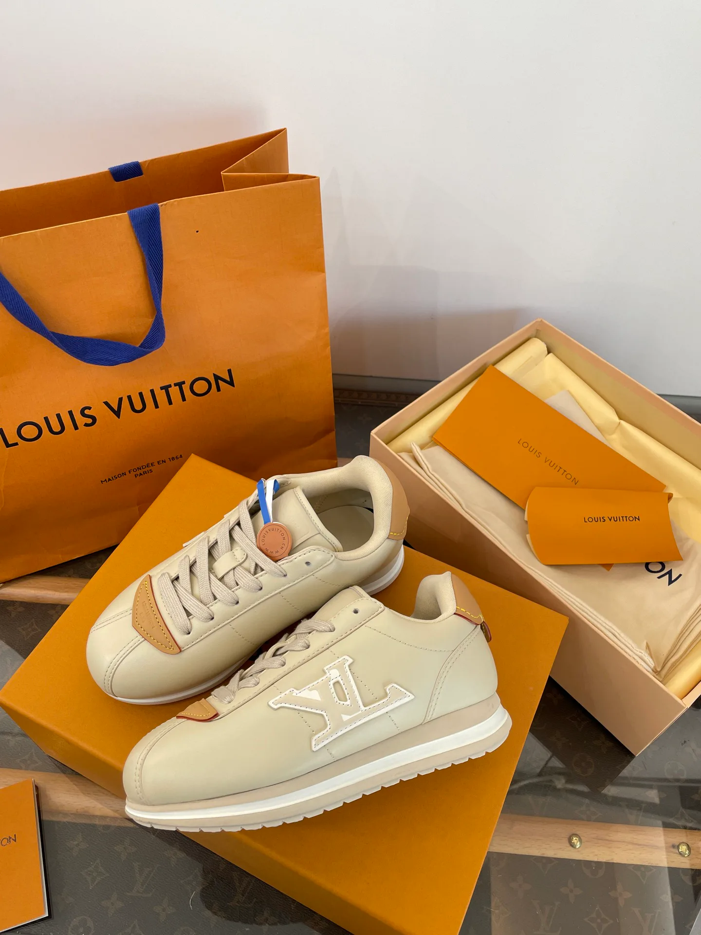 Кроссовки Женские Louis Vuitton 1285143