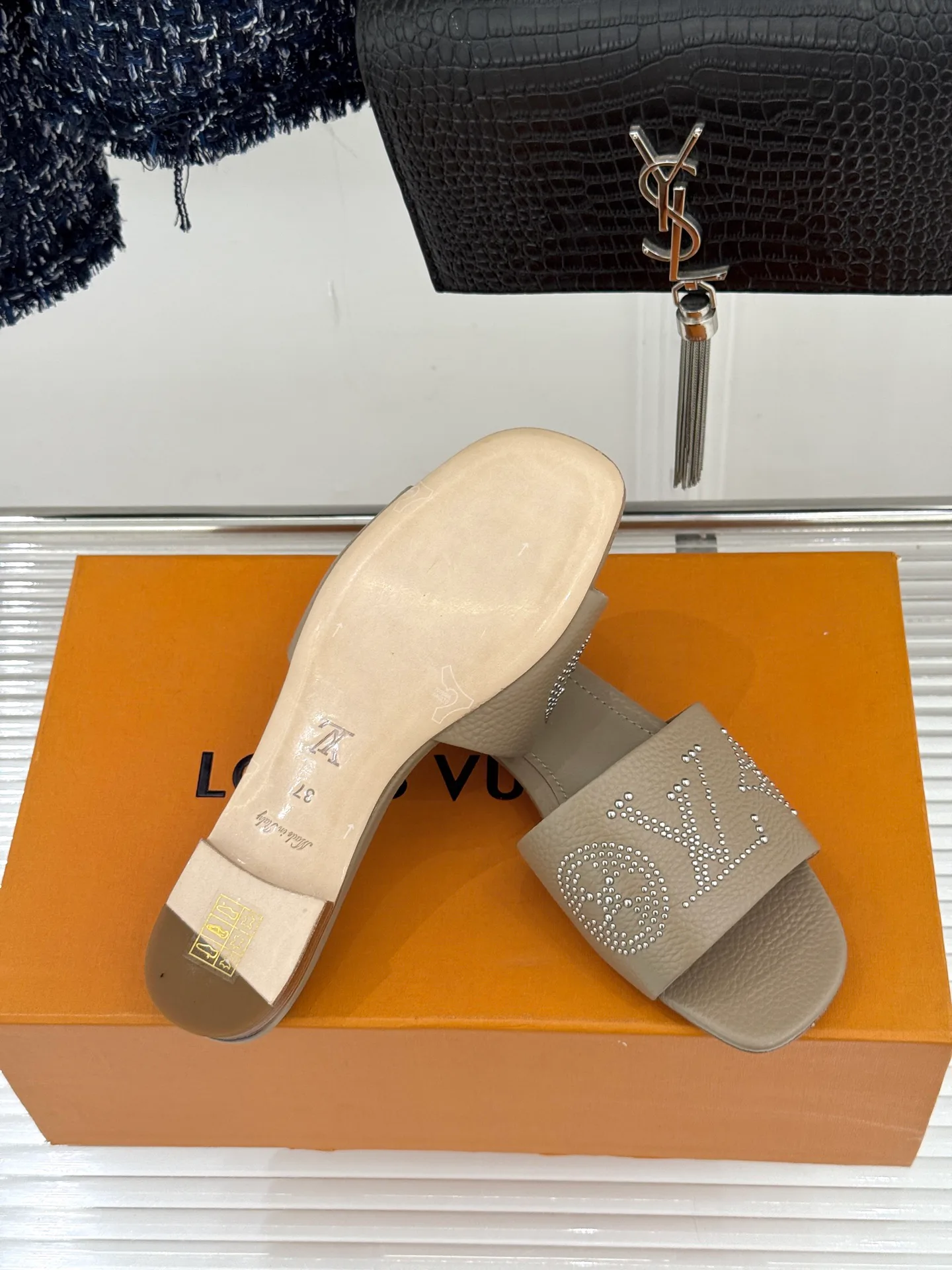 Шлепанцы Женские Louis Vuitton 2962775