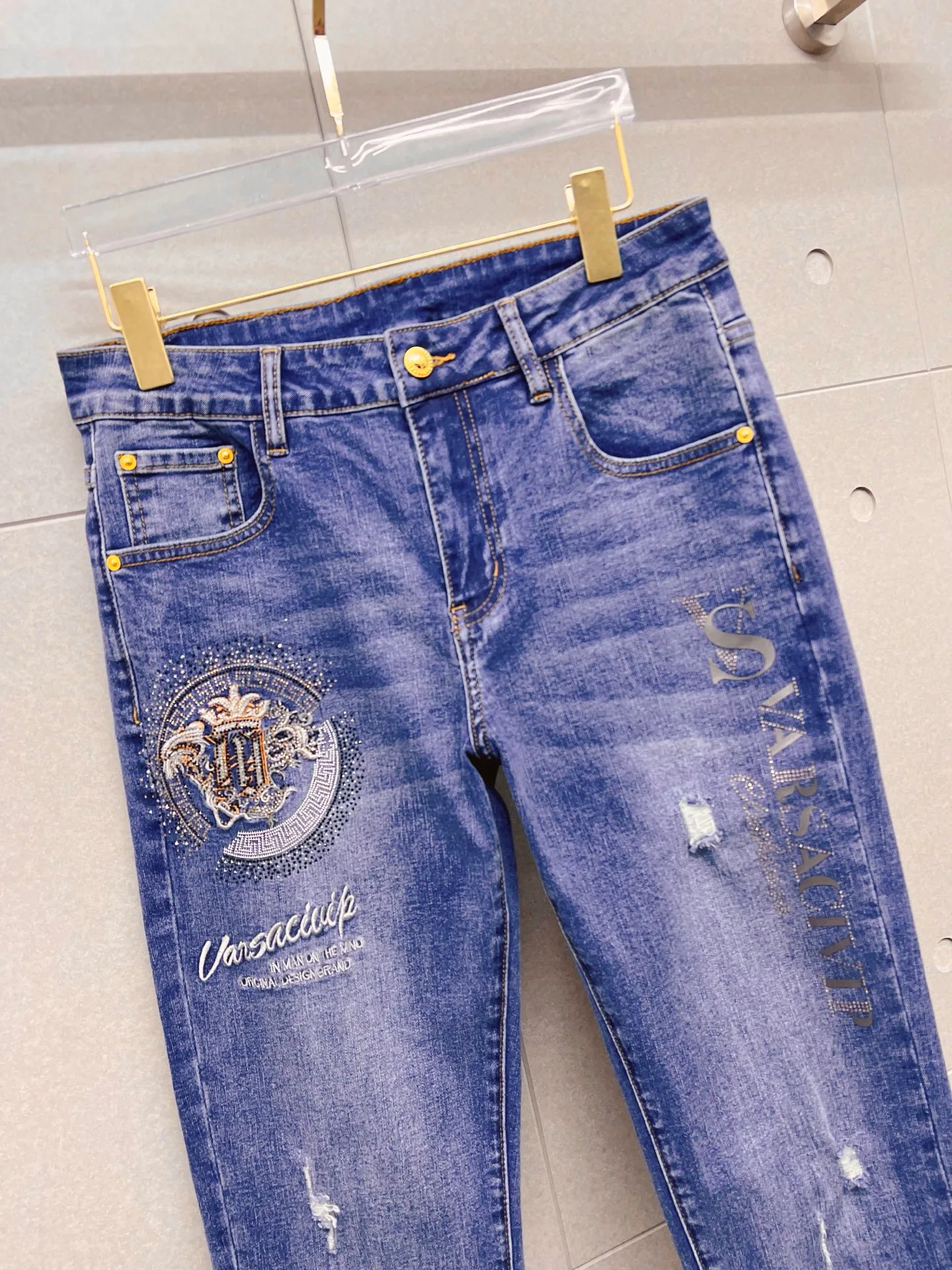 Джинсы Мужские Versace 18098430