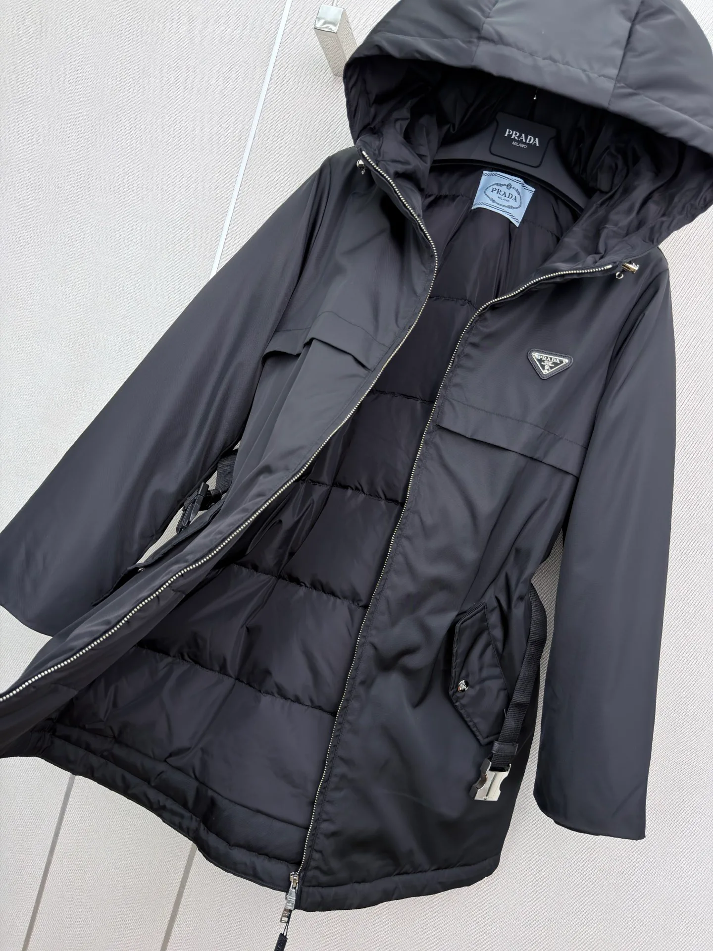 Куртки И Пуховики Женские Prada 18108499