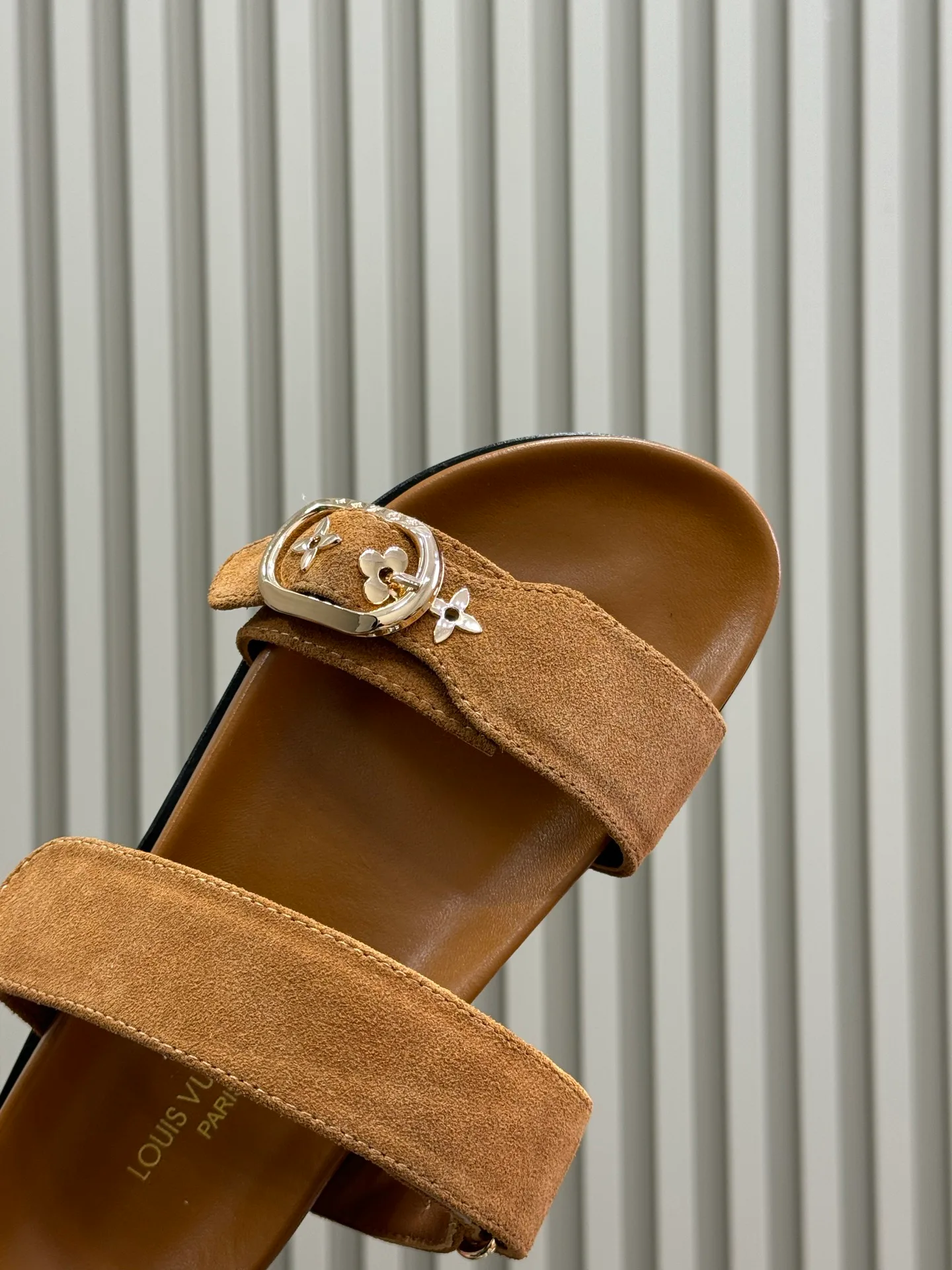 Шлепанцы Женские Louis Vuitton 19690