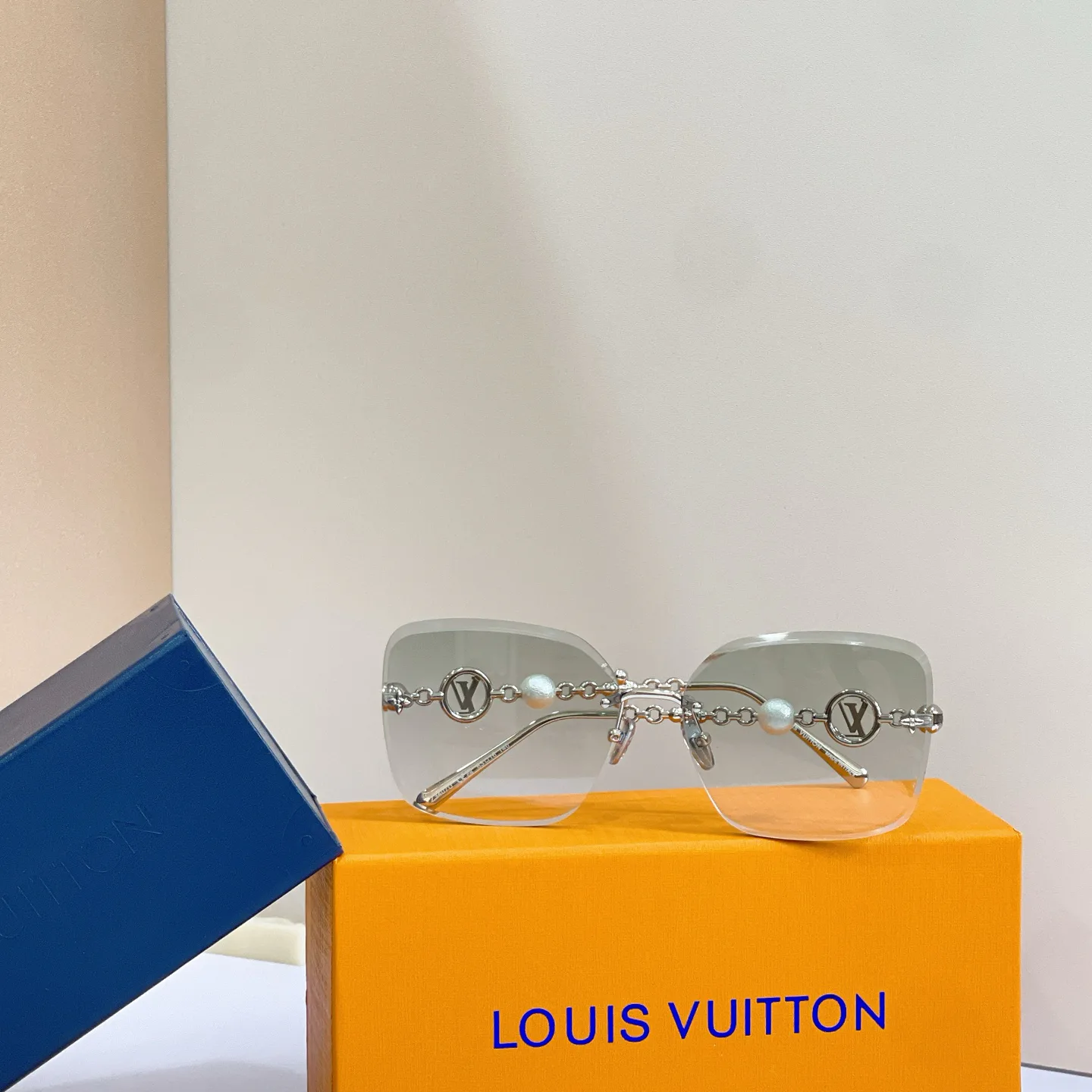 Очки Louis Vuitton 17495900
