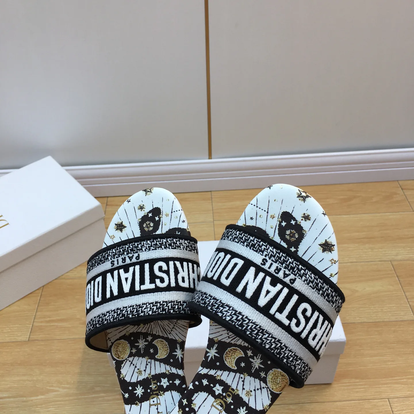 Шлепанцы Женские Christian Dior 11946855