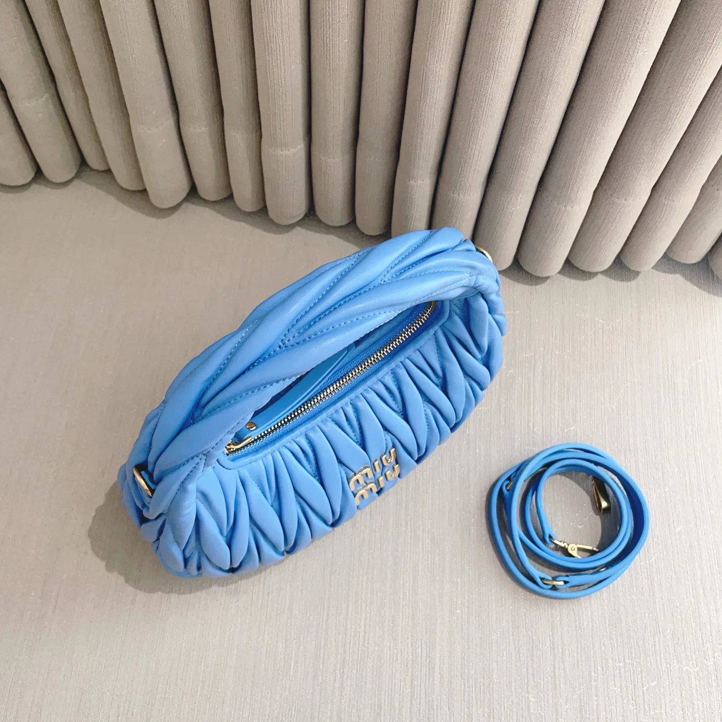 Классические Сумки Женские Miu Miu 17483309