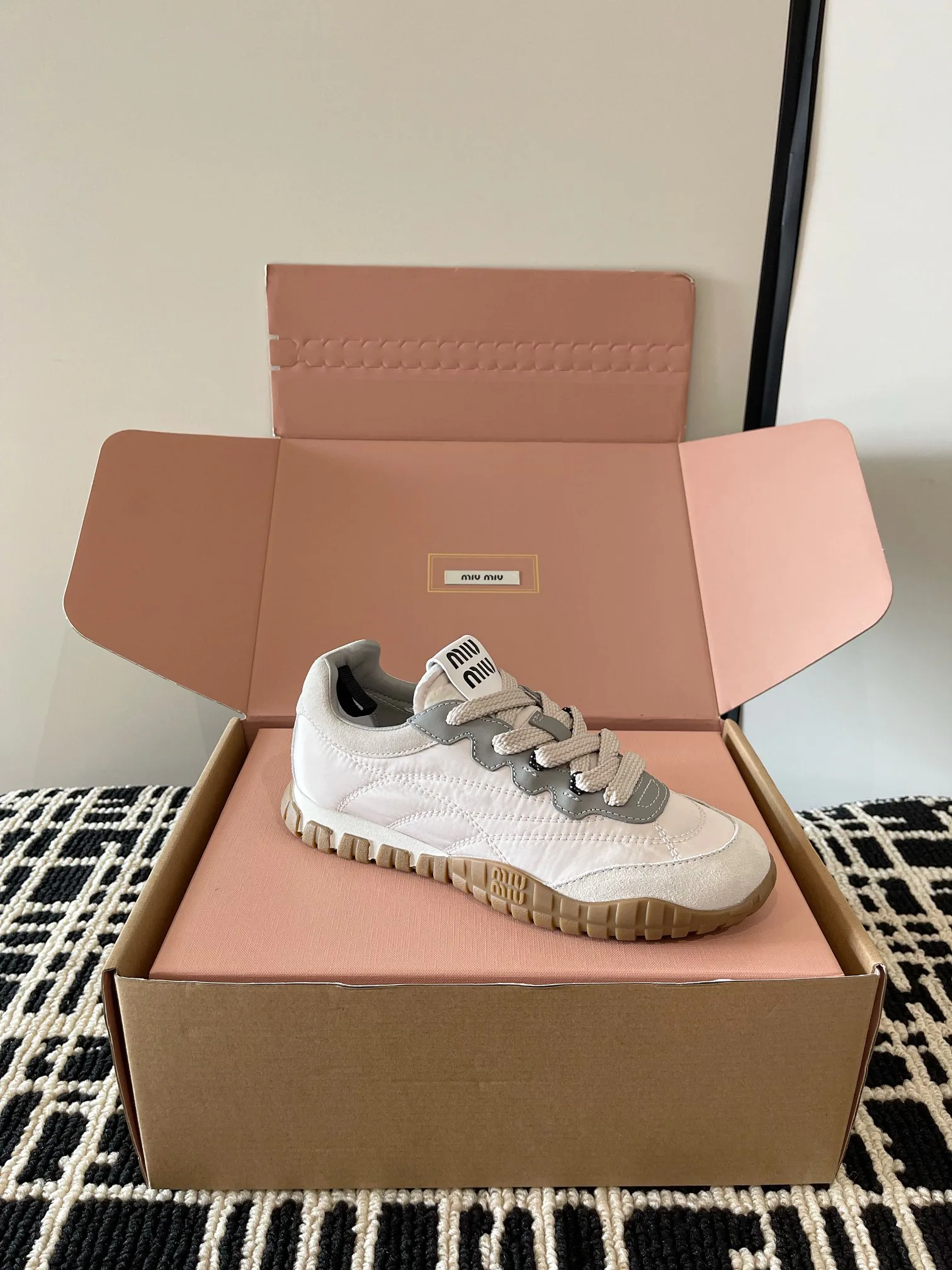 Кроссовки Женские Miu Miu 18874030