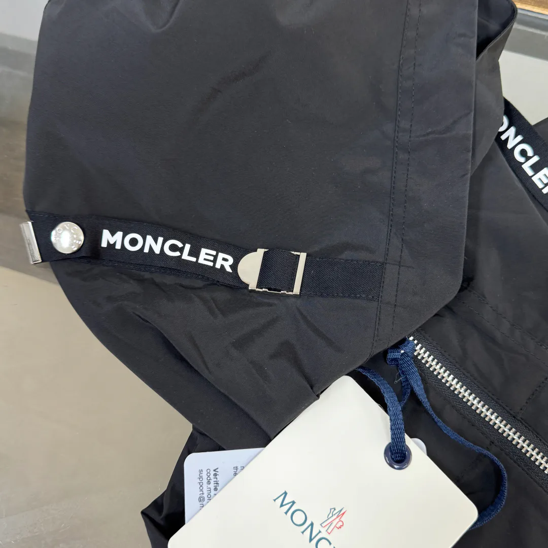 Куртки И Пуховики Женские Moncler 18416527
