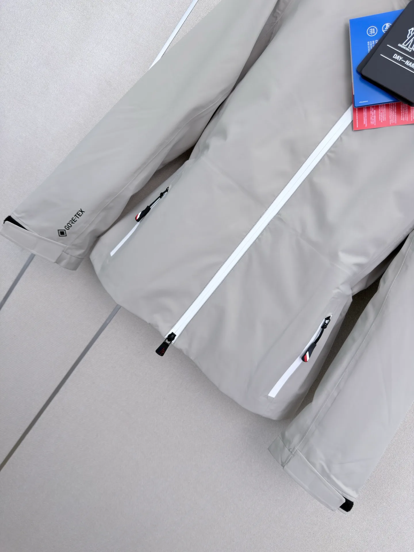 Куртки И Пуховики Женские Moncler 18501655