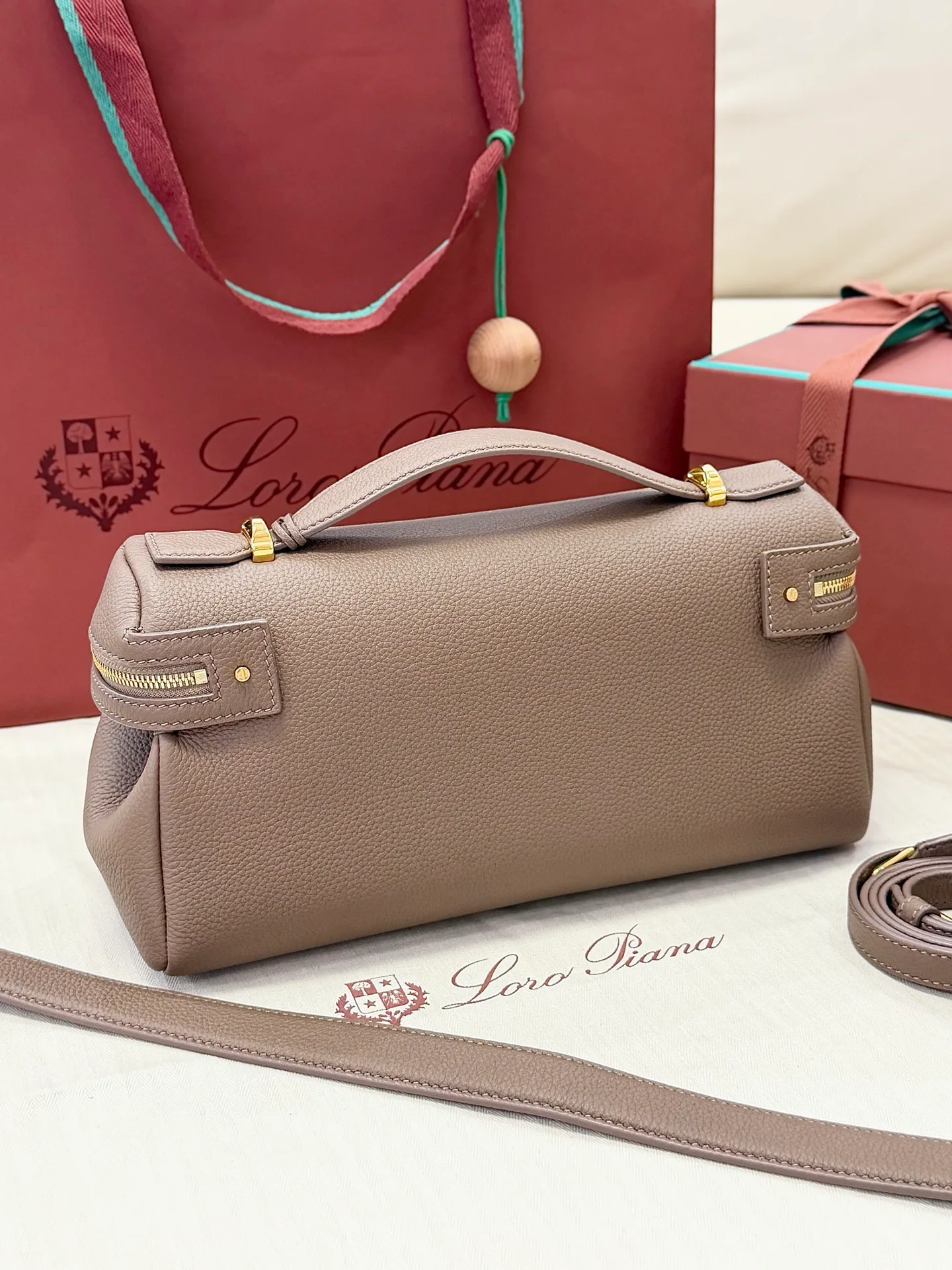Классические Сумки Женские Loro Piana 17692343