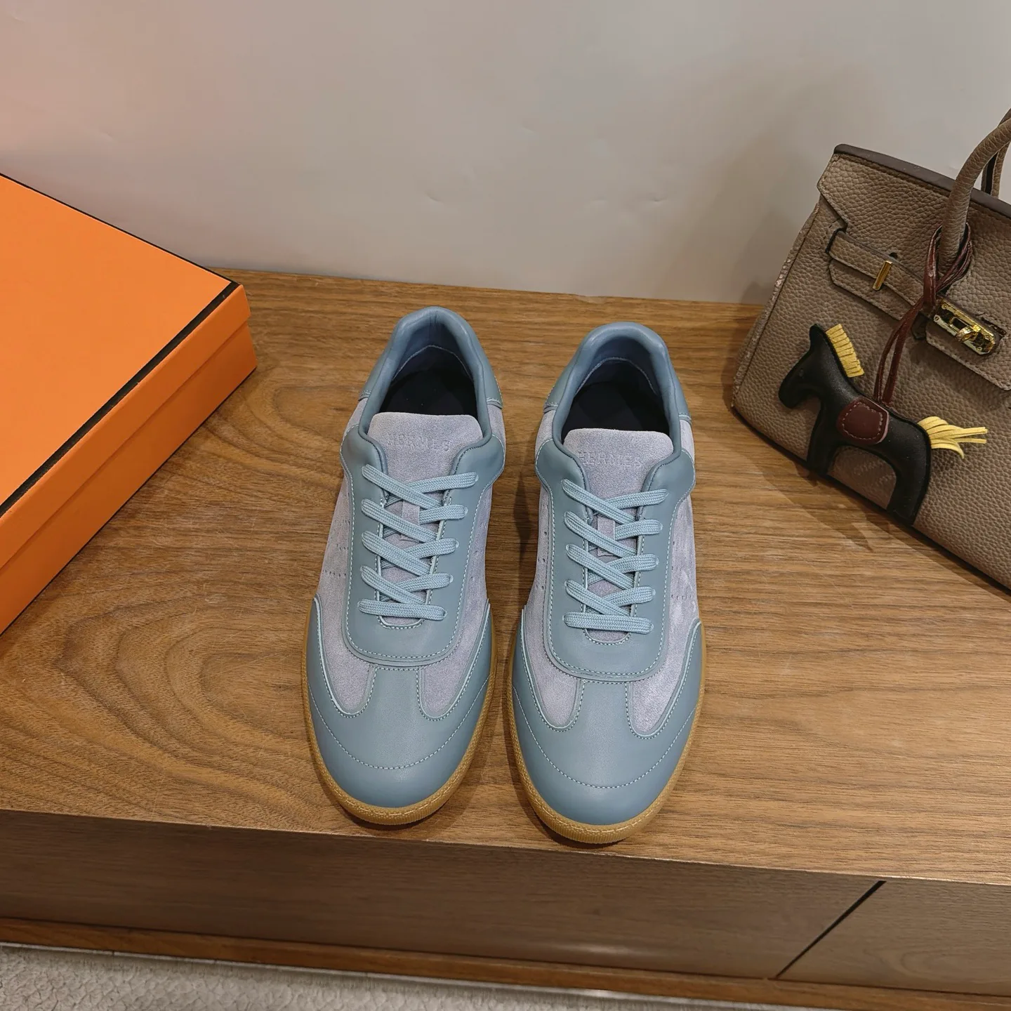 Кроссовки Женские Hermes 18230937