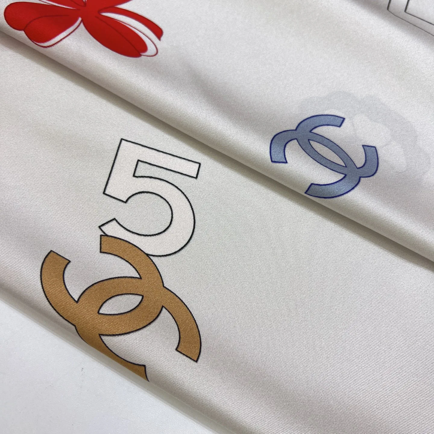 Платки Chanel 5021550