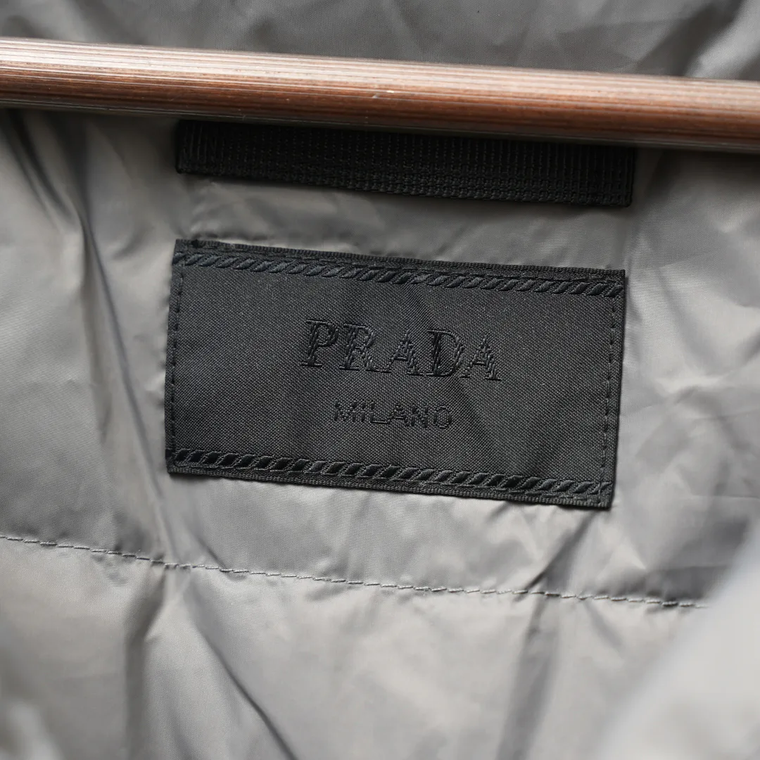 Куртки И Пуховики Женские Prada 18883182