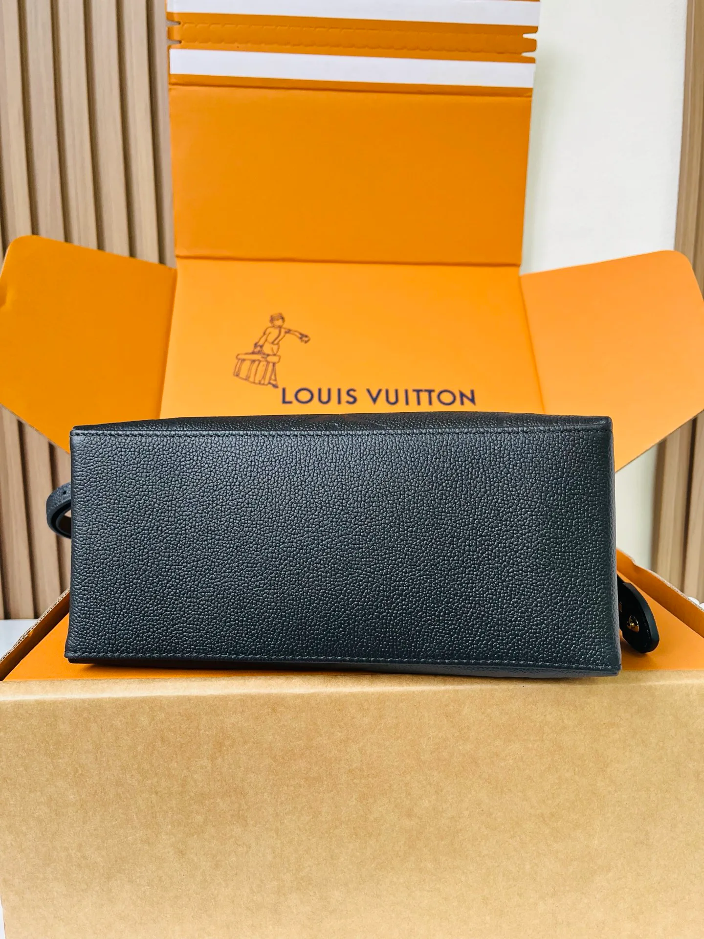 Классические Сумки Женские Louis Vuitton 12569319