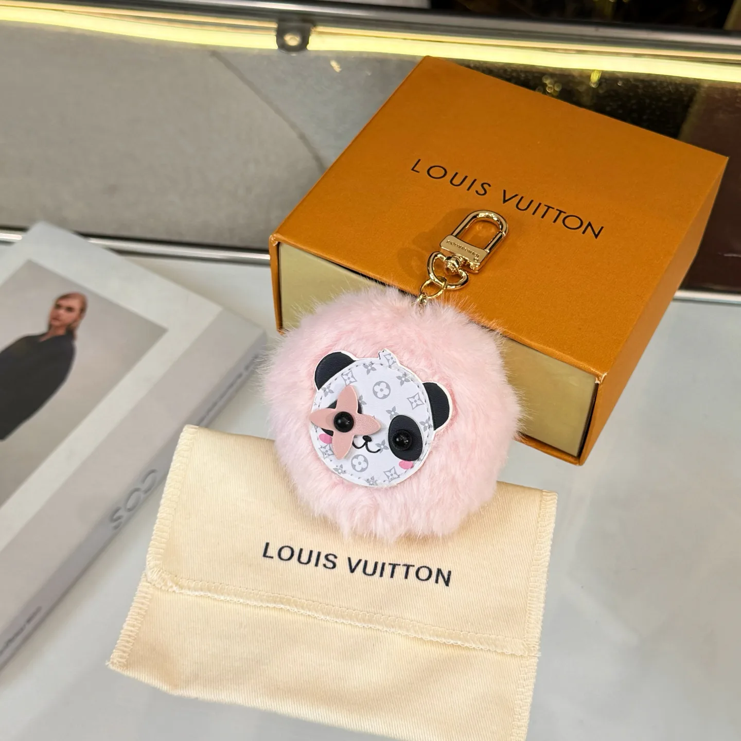 Ключницы Louis Vuitton 18013786