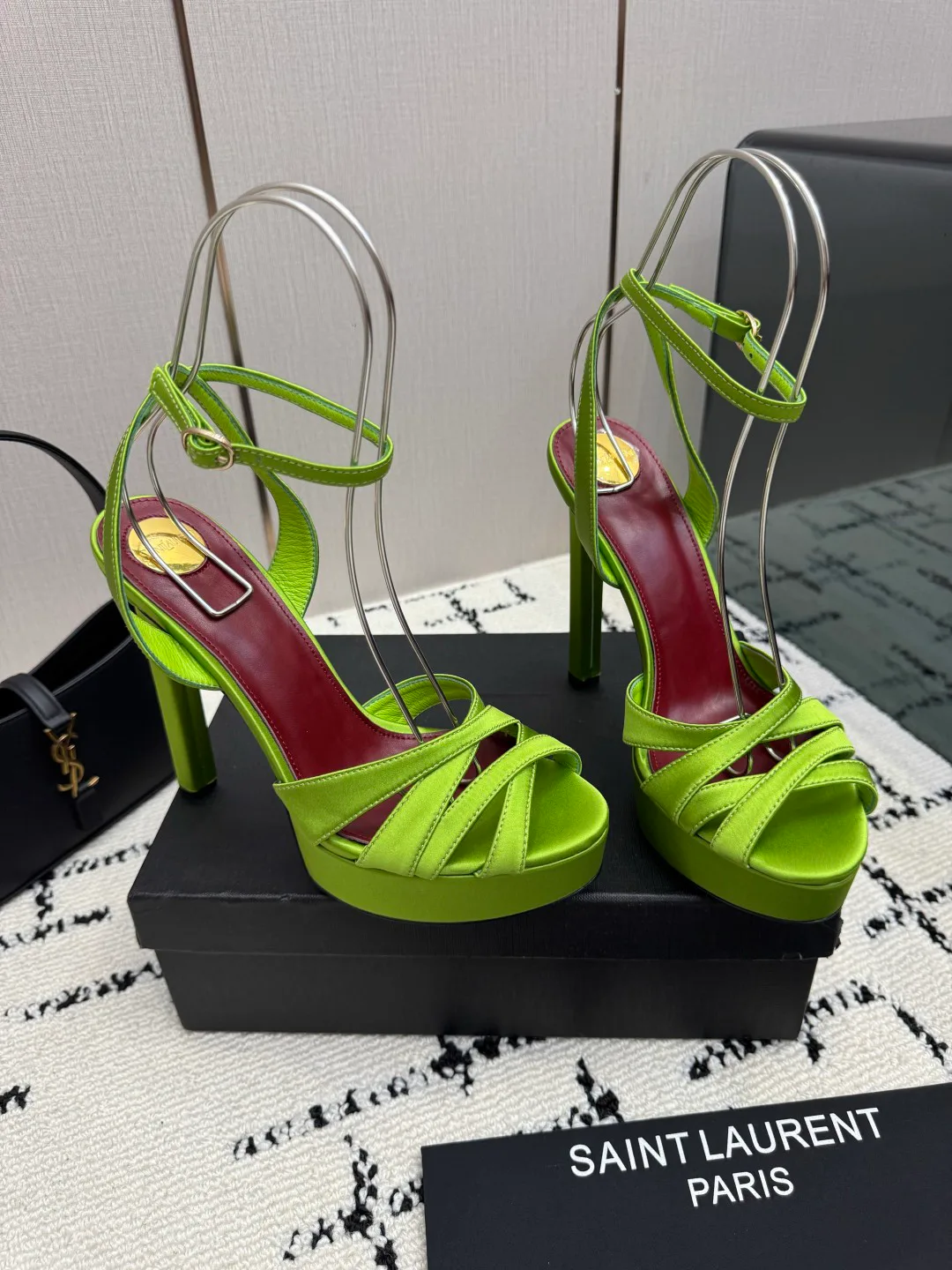 Босоножки Женские Saint Laurent 18049027