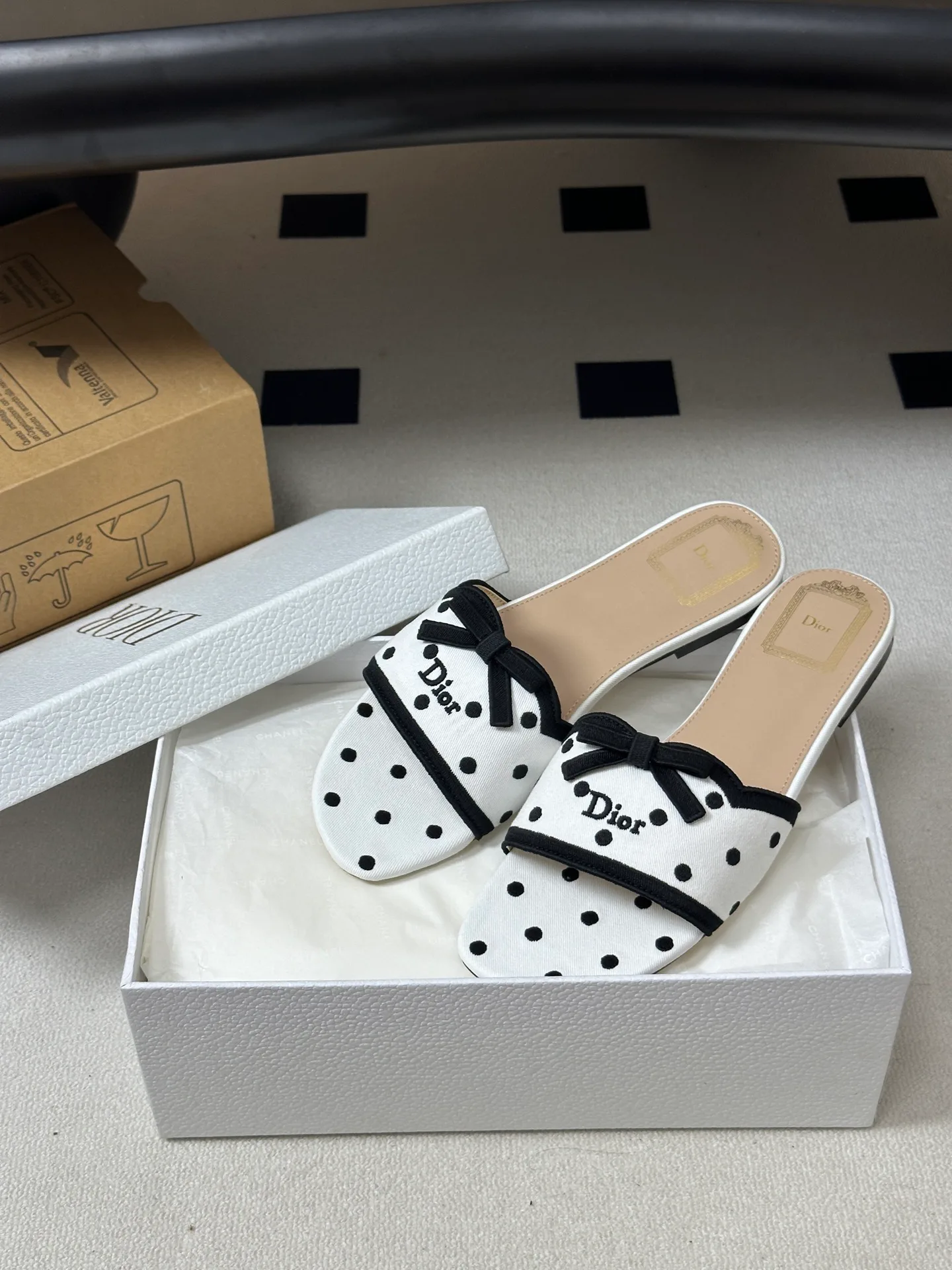 Шлепанцы Женские Christian Dior 18049491