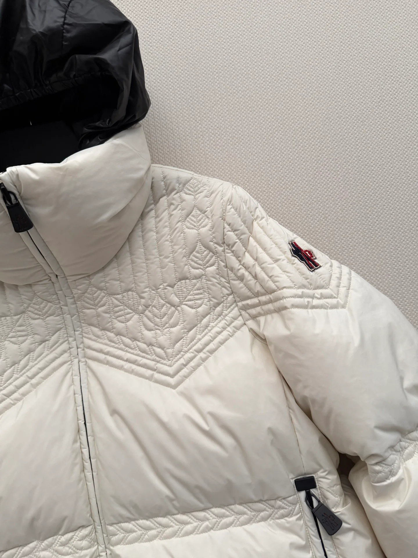 Куртки И Пуховики Женские Moncler 20093080