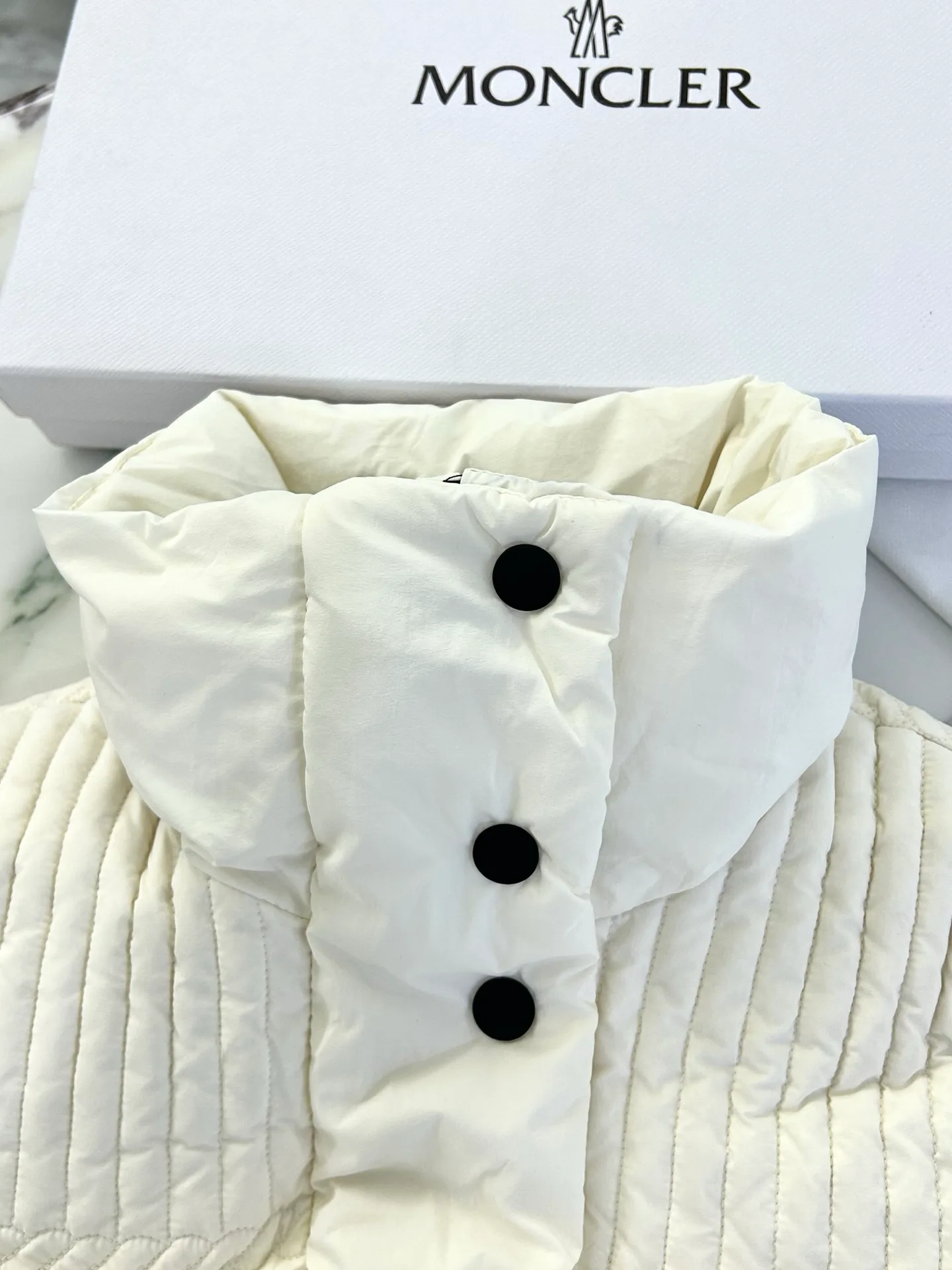 Куртки И Пуховики Мужские Moncler 18231501