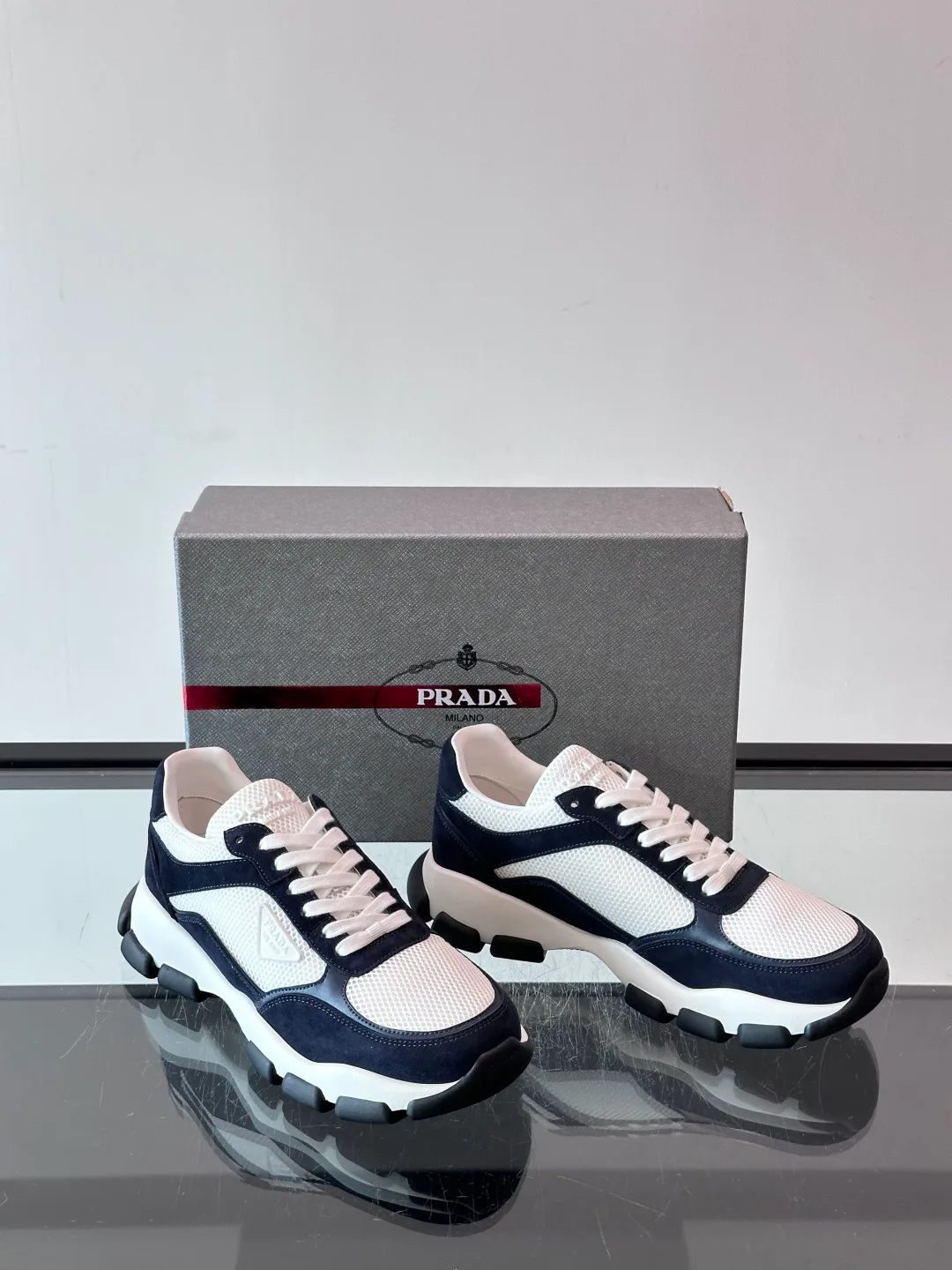 Кроссовки Женские Prada 18449473