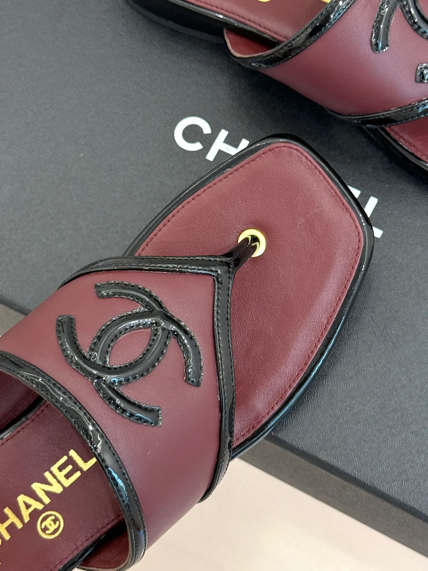 Шлепанцы Женские Chanel 17425288