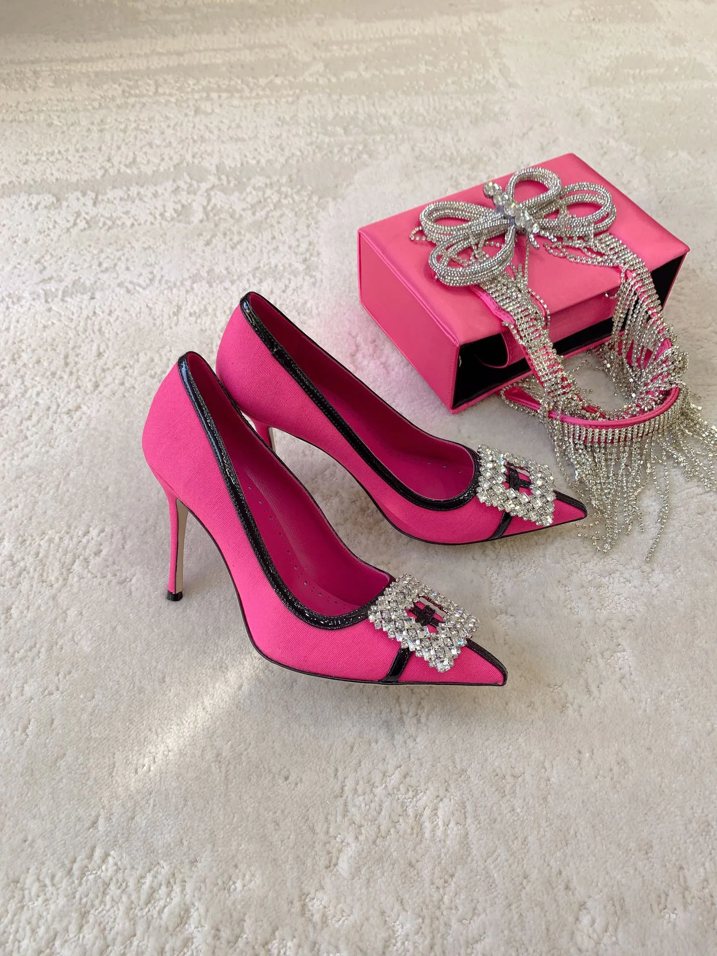 Туфли Женские Manolo Blahnik 18698273