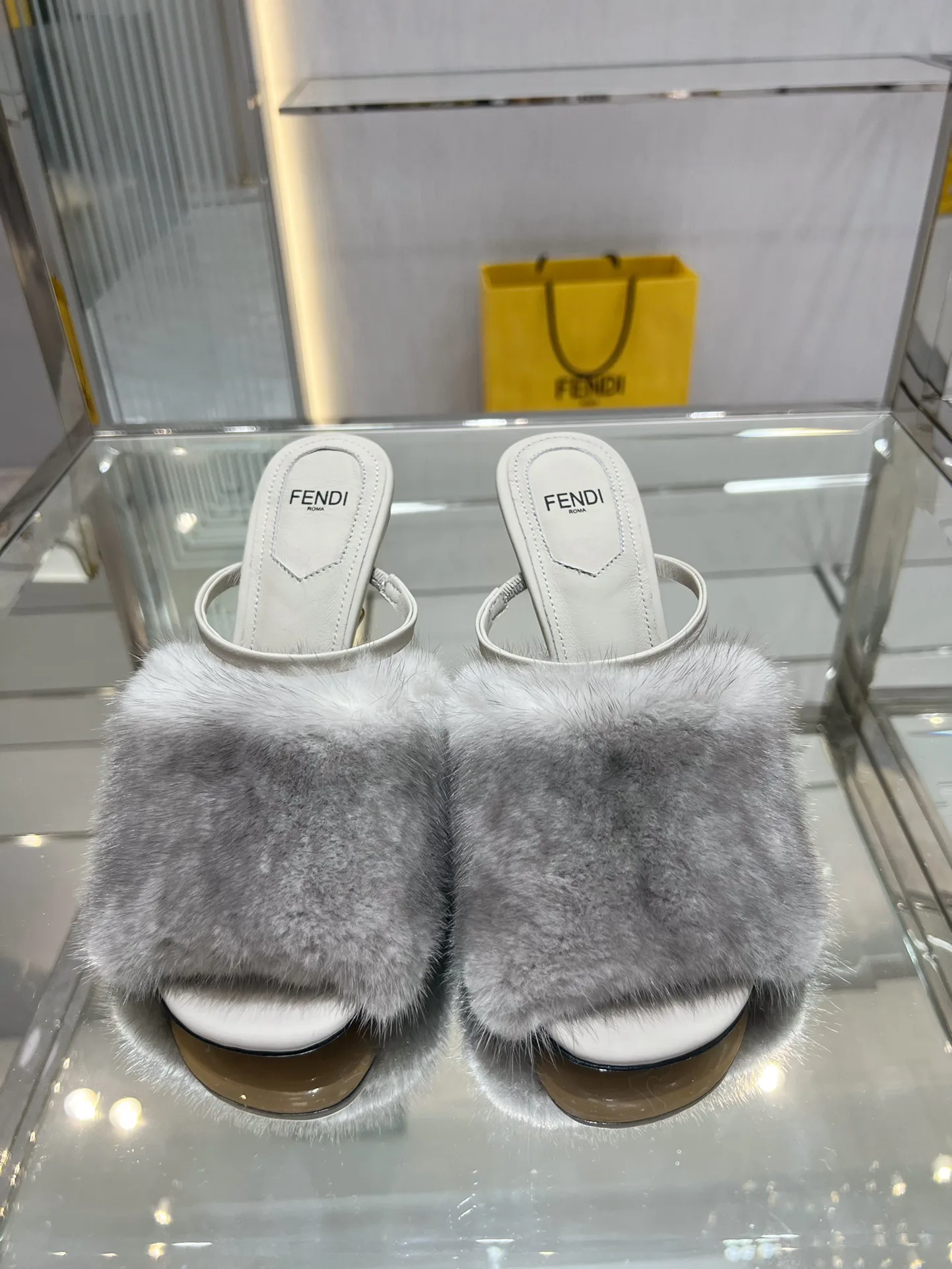 Босоножки Женские Fendi 10474