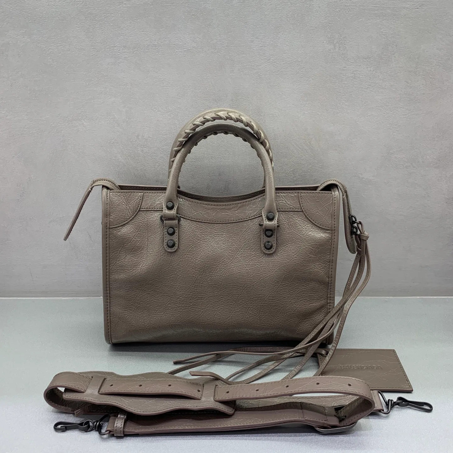 Классические Сумки Женские Balenciaga 18135969