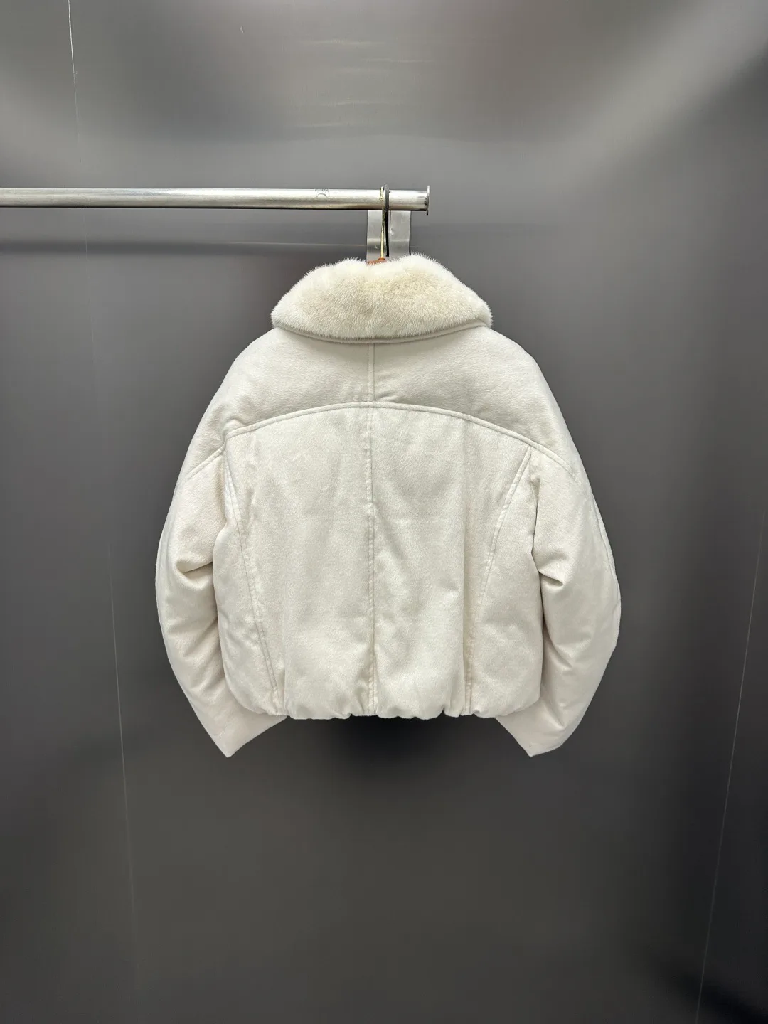 Куртки И Пуховики Женские Loro Piana 18702456