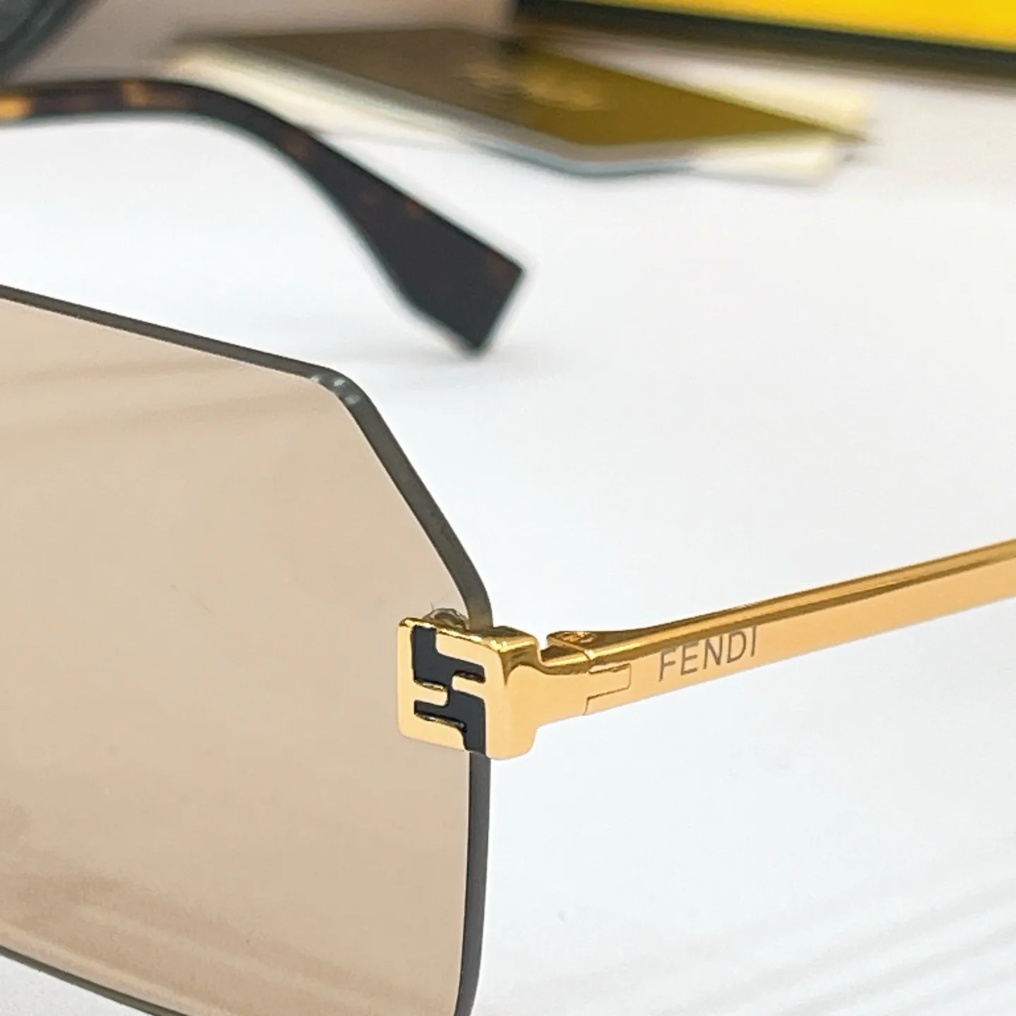 Очки Fendi 16949016