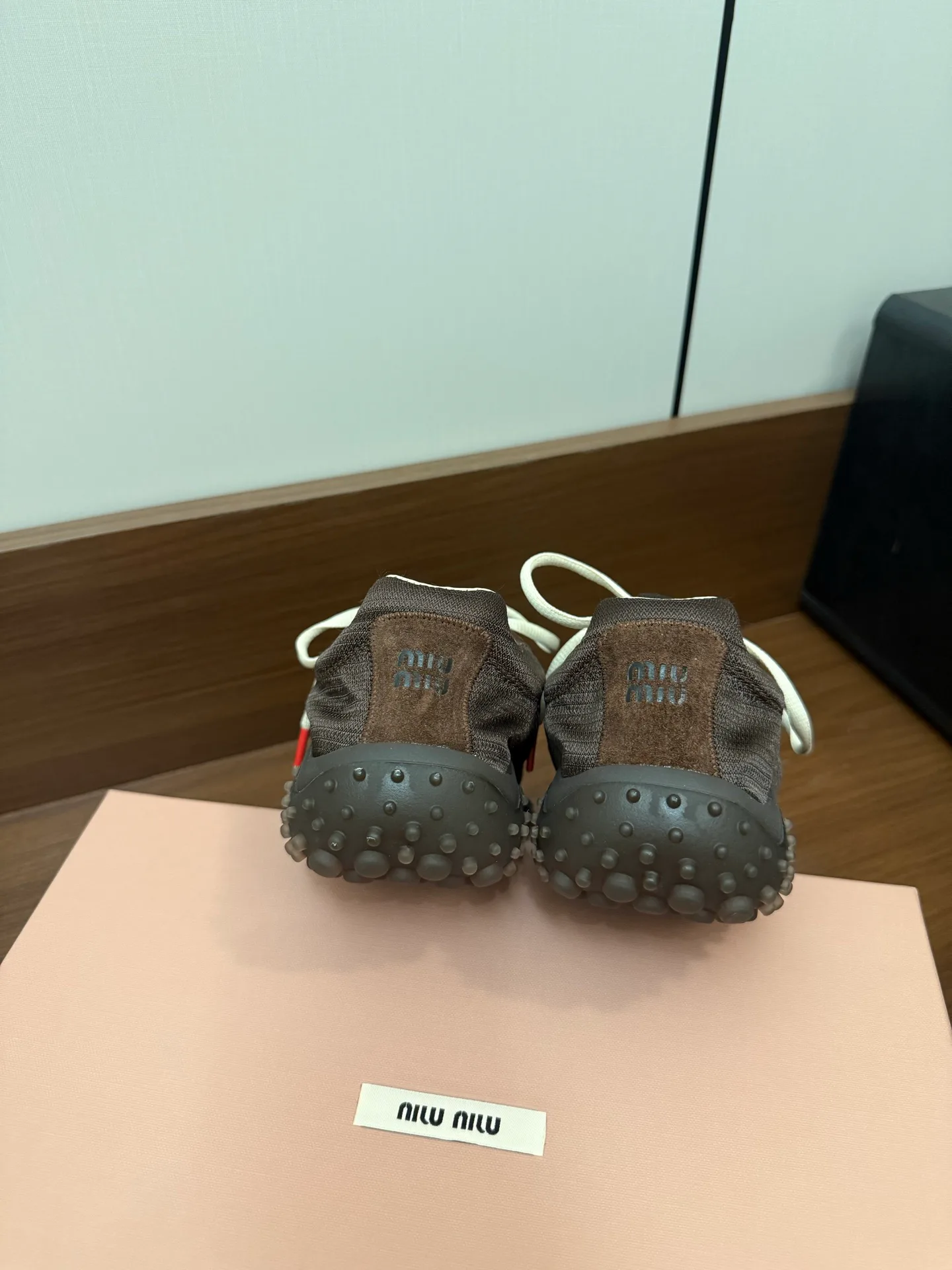 Кроссовки Женские Miu Miu 18042058