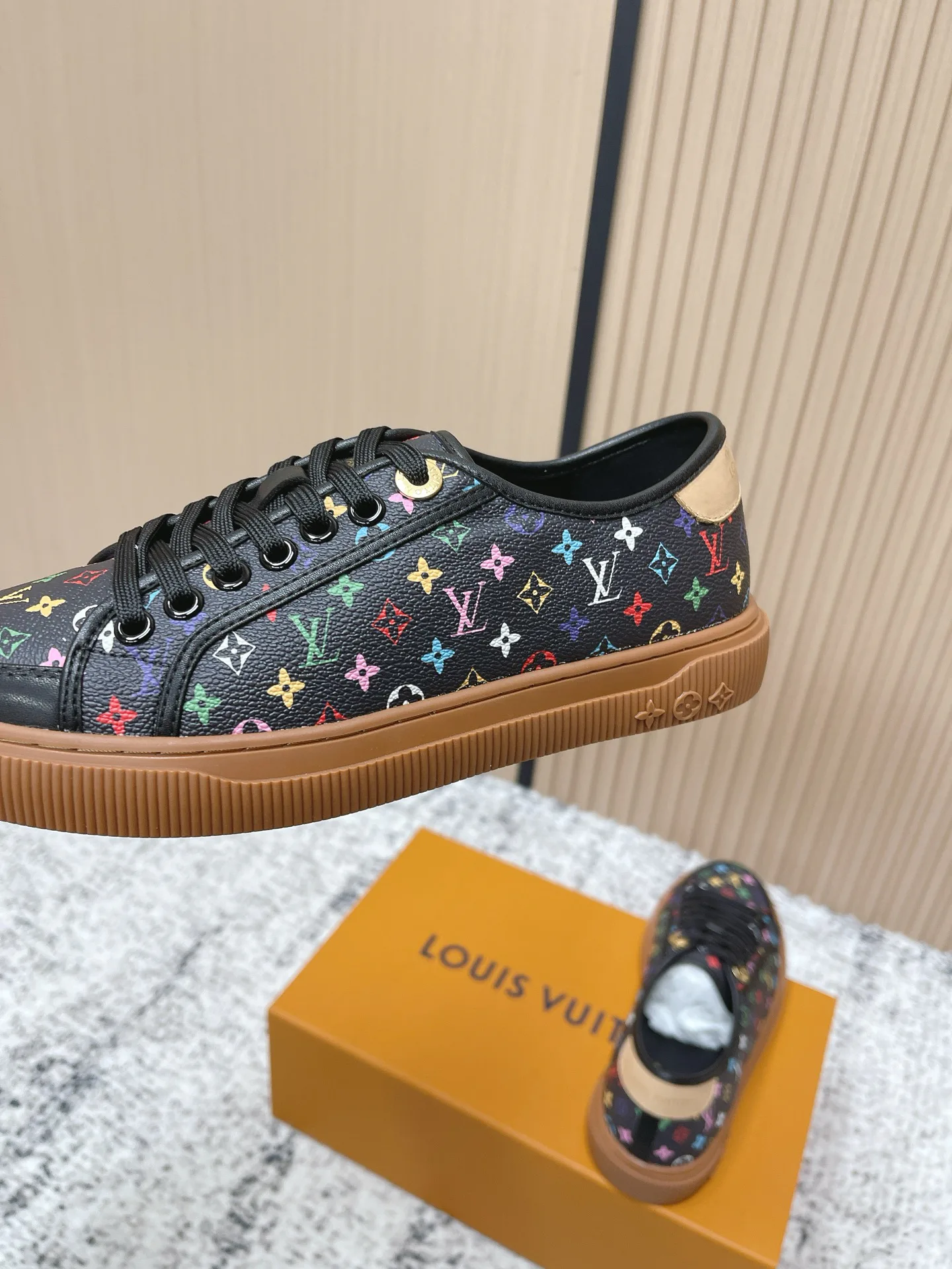 Кроссовки Женские Louis Vuitton 1511842