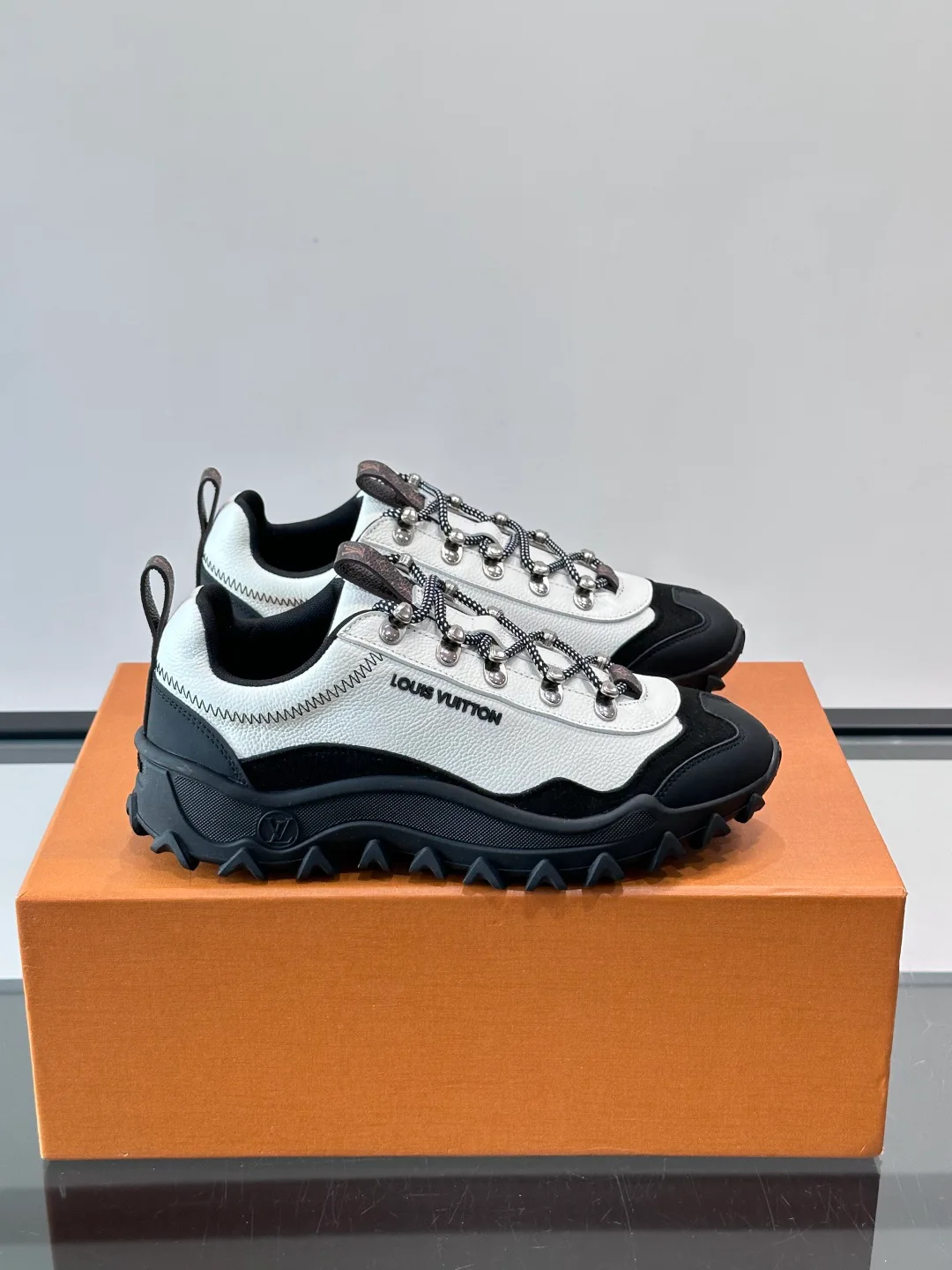 Кроссовки Женские Louis Vuitton 13580311