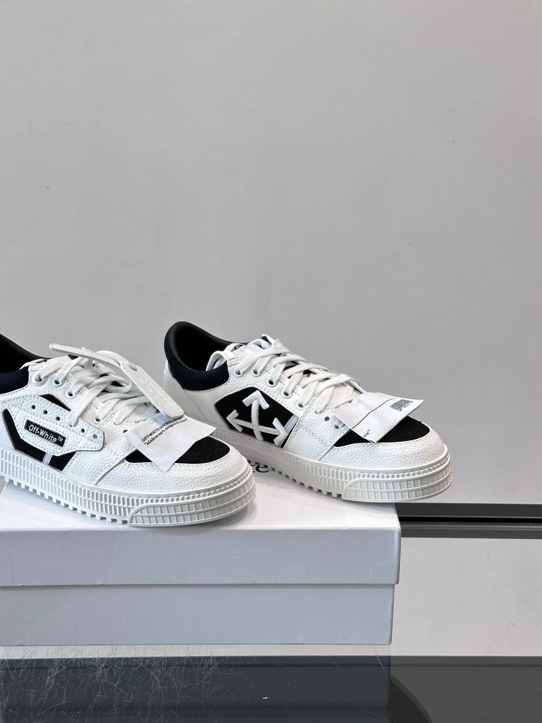 Кроссовки Женские Off-White 18102419