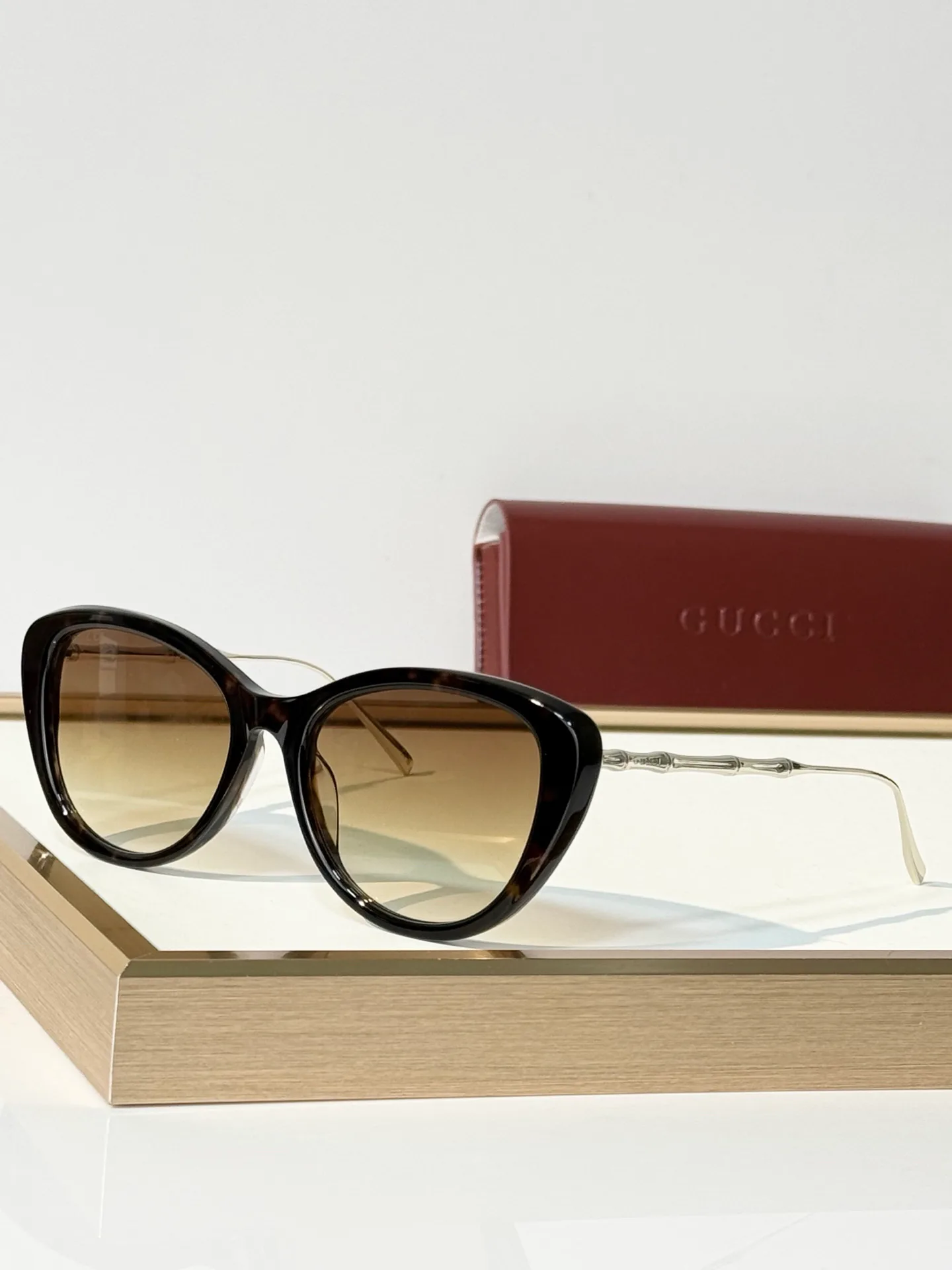 Очки Gucci 18602847