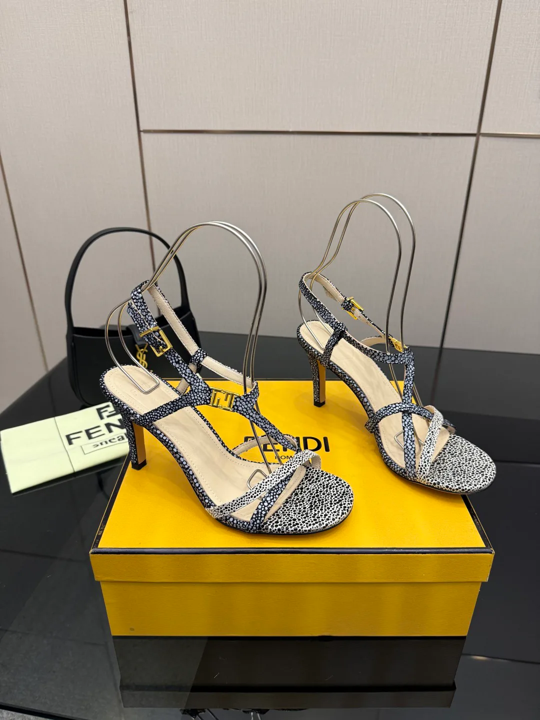 Босоножки Женские Fendi 5052112