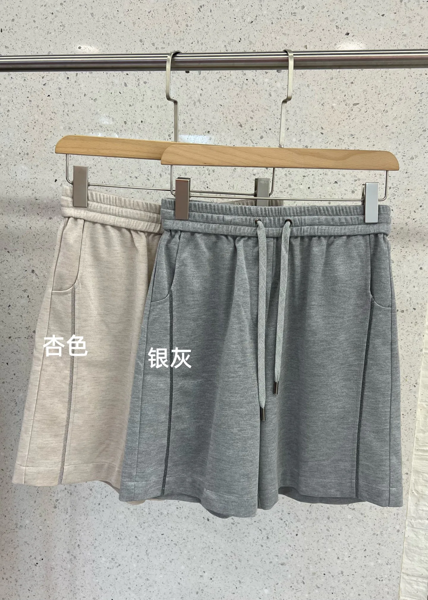 Шорты Женские Brunello Cucinelli 11684576