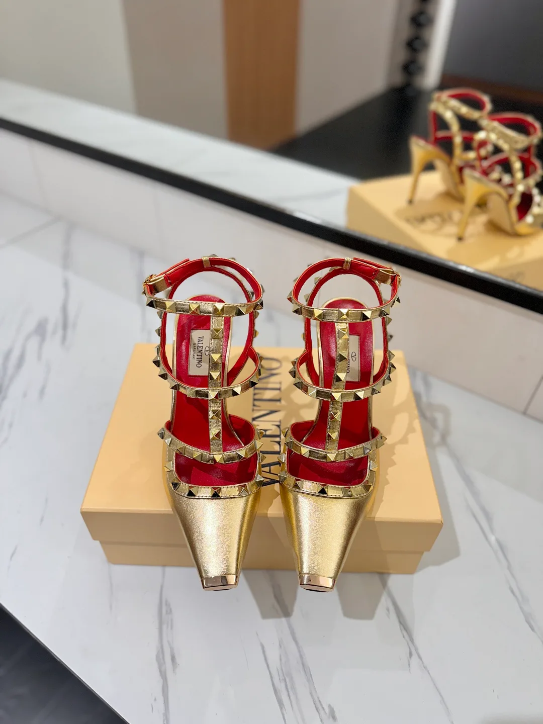 Босоножки Женские Valentino 17305543