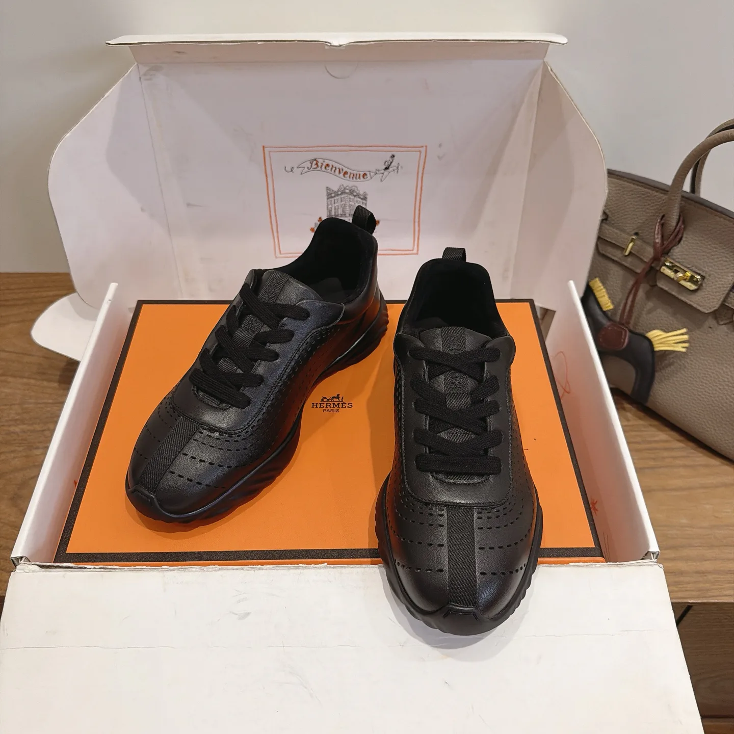 Кроссовки Женские Hermes 18230944