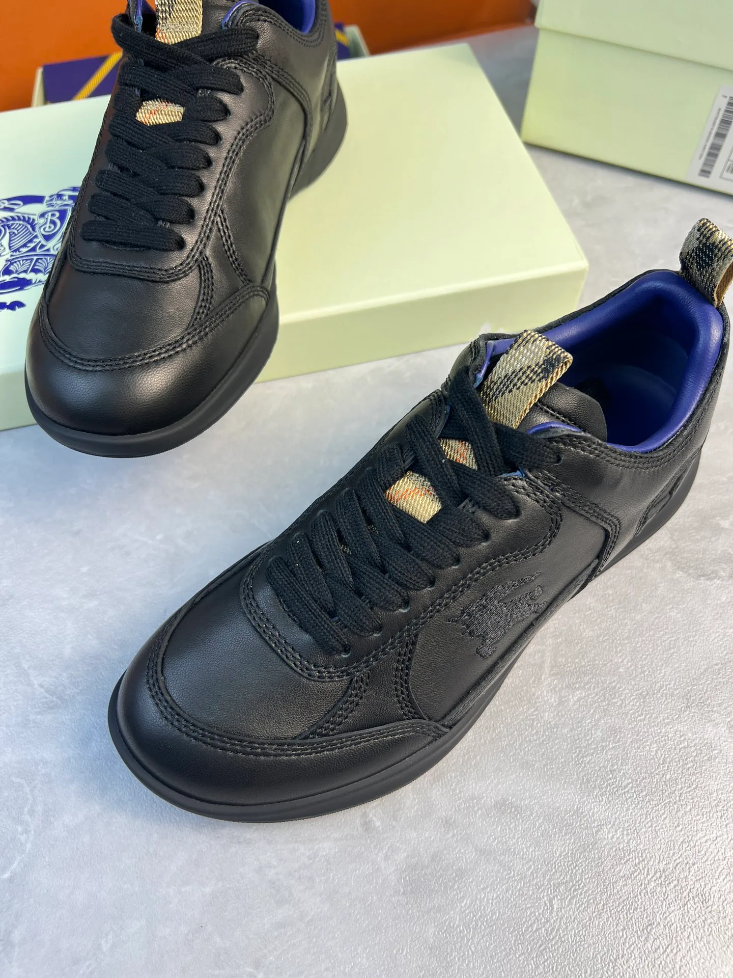 Кроссовки Мужские Burberry 17420309