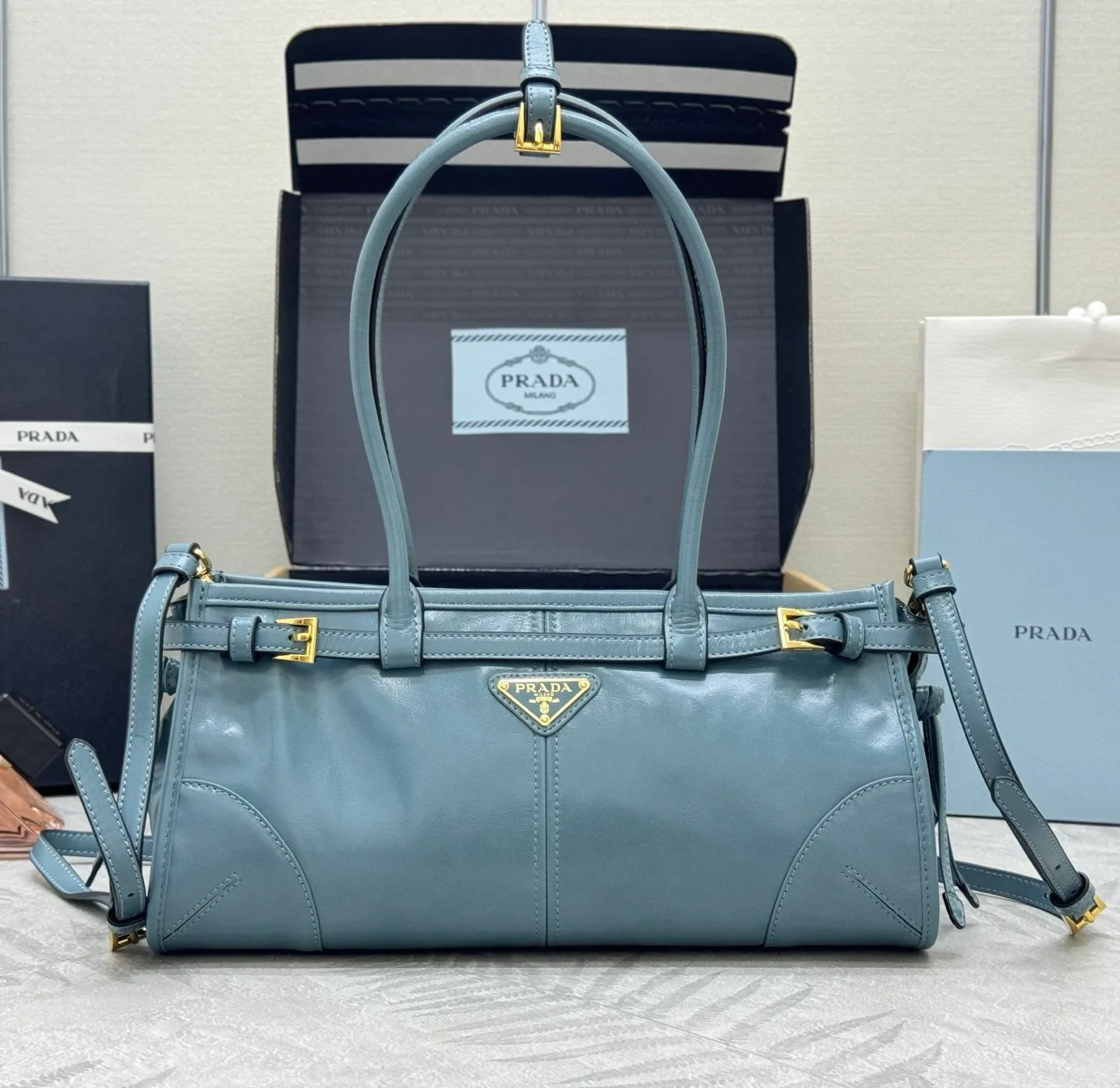Классические Сумки Женские Prada 11462497