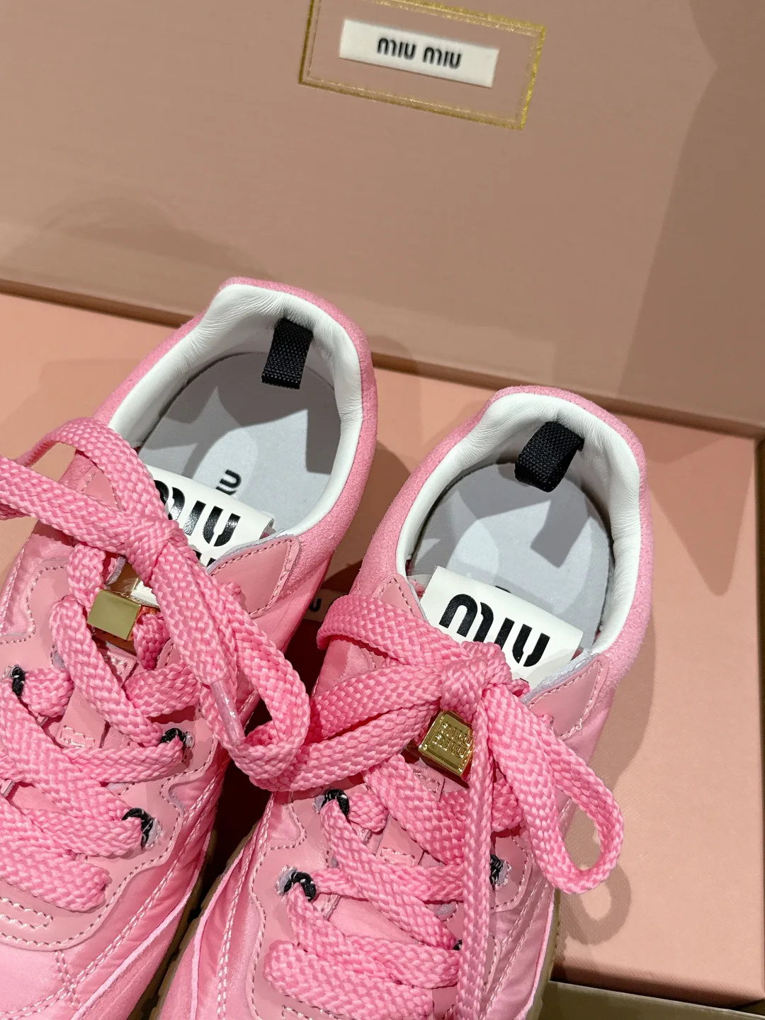 Кроссовки Женские Miu Miu 148129